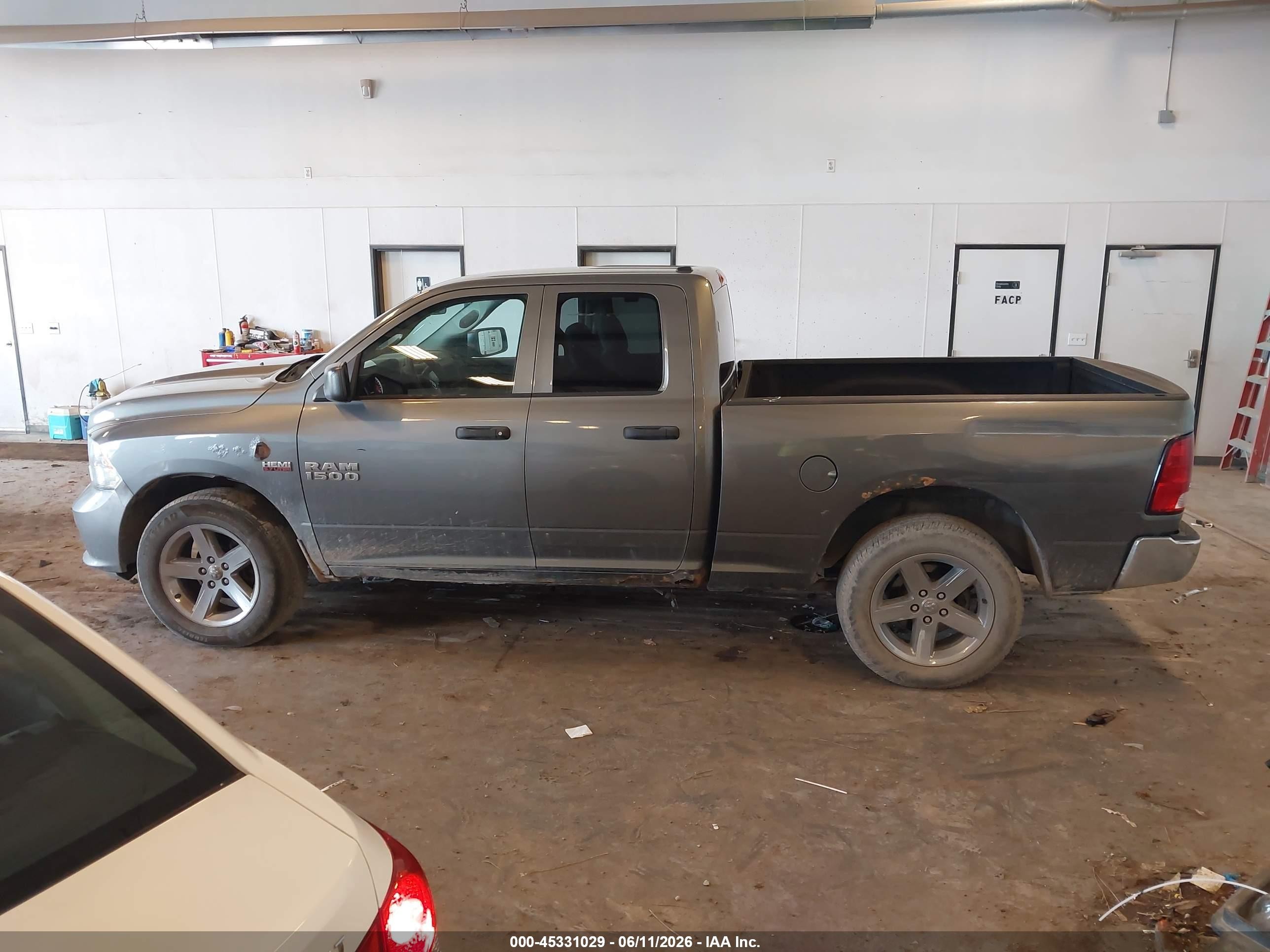 2013 Ram 1500 Express Gray vin: 1C6RR7FT7DS646399