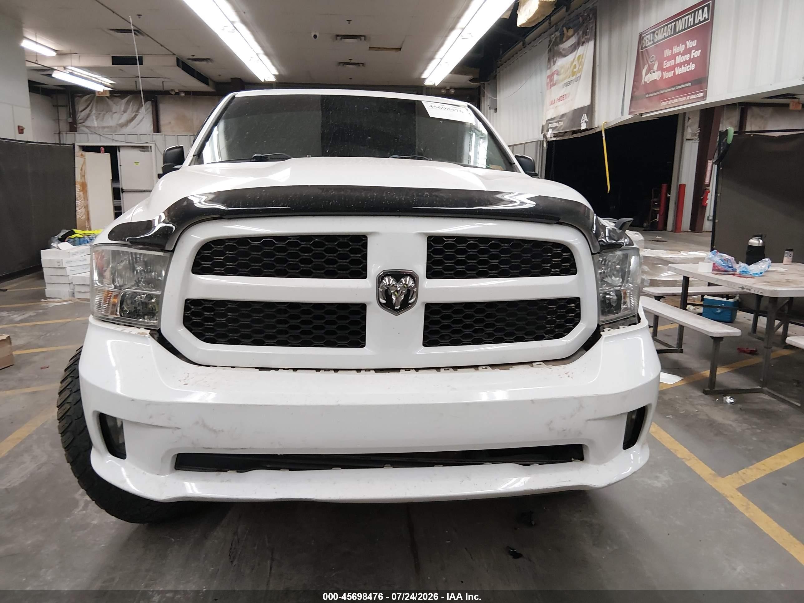 2014 Ram 1500 Express Белый vin: 1C6RR7FT7ES239992