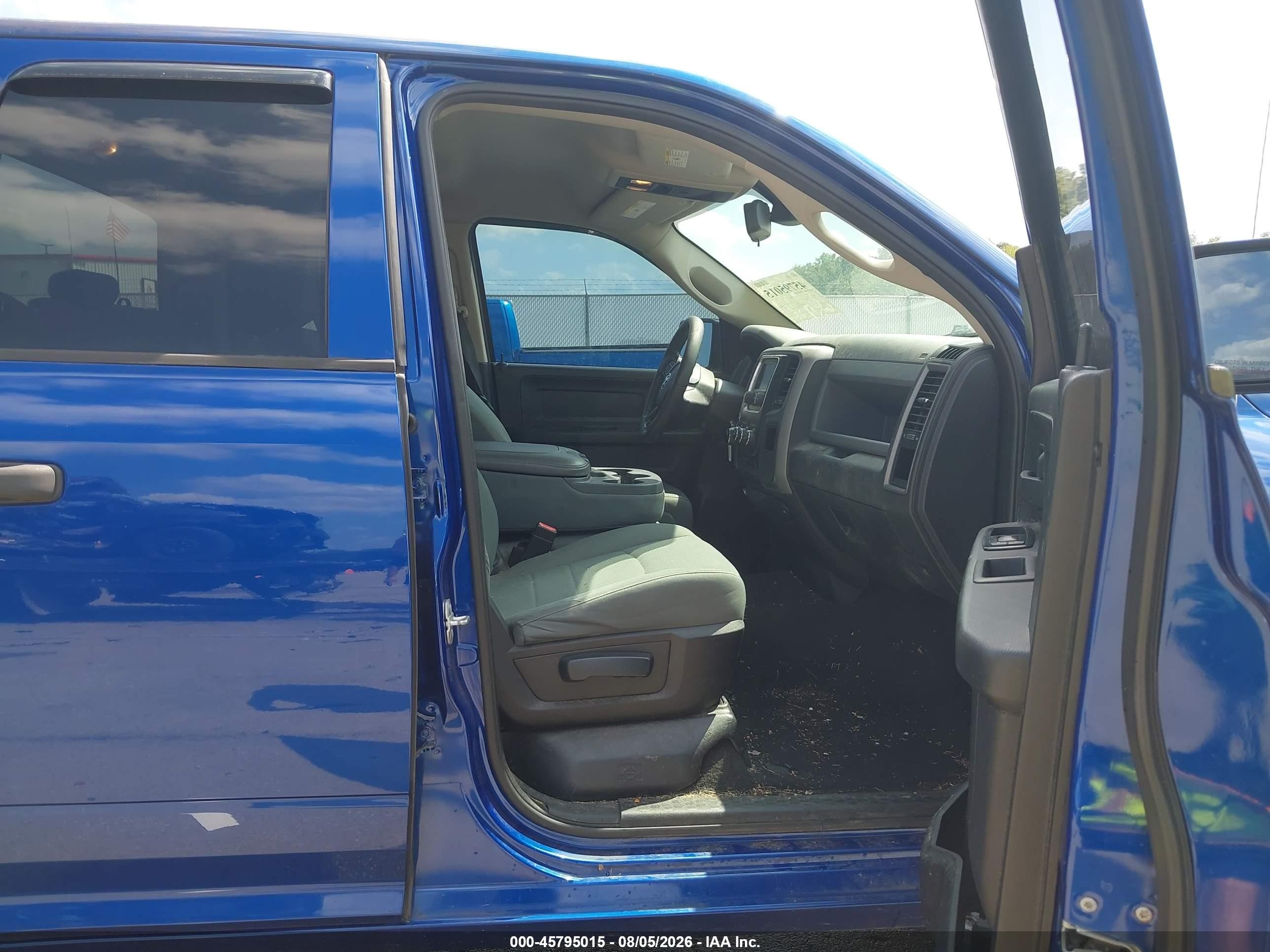 2015 Ram 1500 Express Синий vin: 1C6RR7FT7FS513371