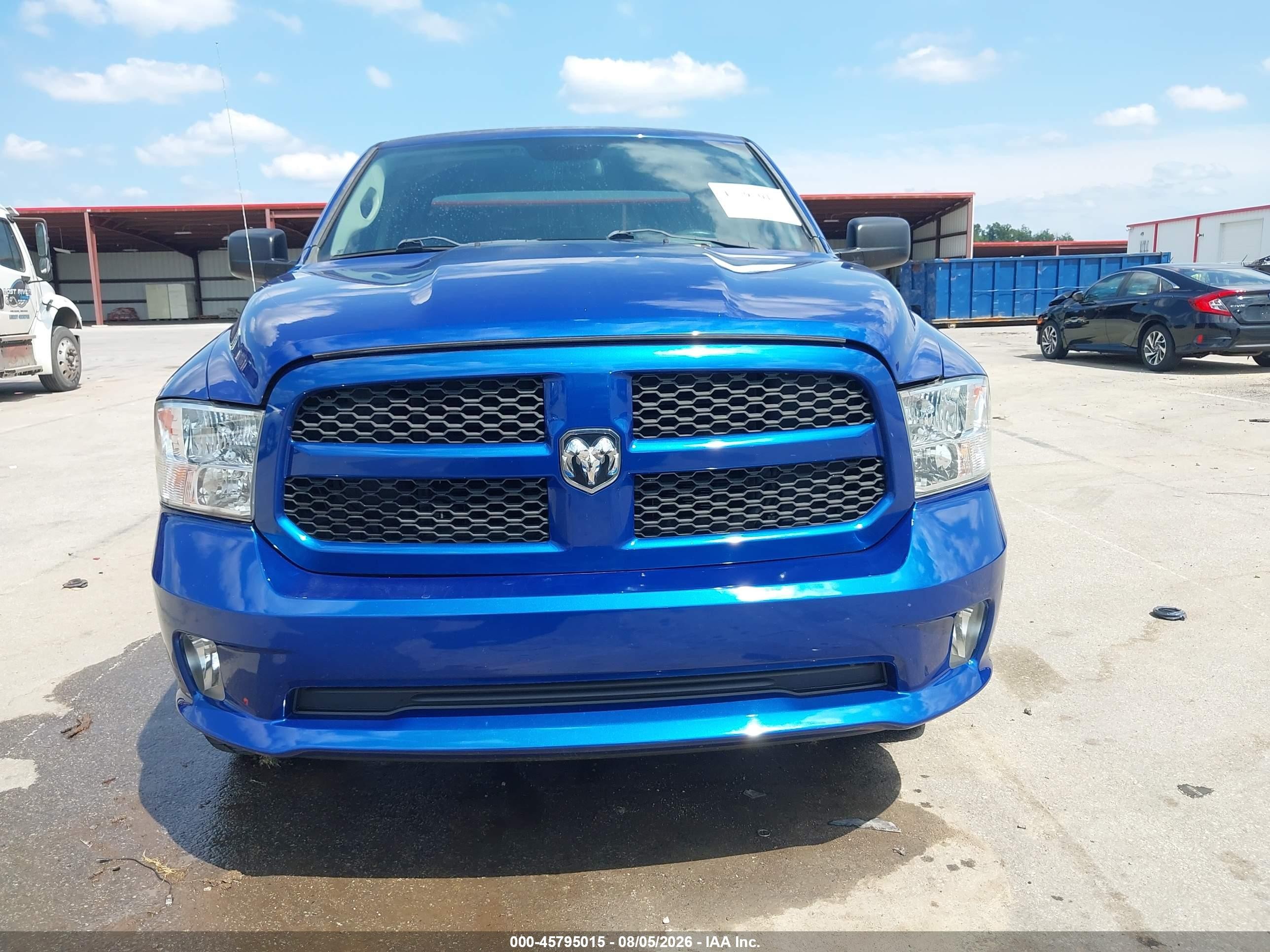 2015 Ram 1500 Express Синий vin: 1C6RR7FT7FS513371