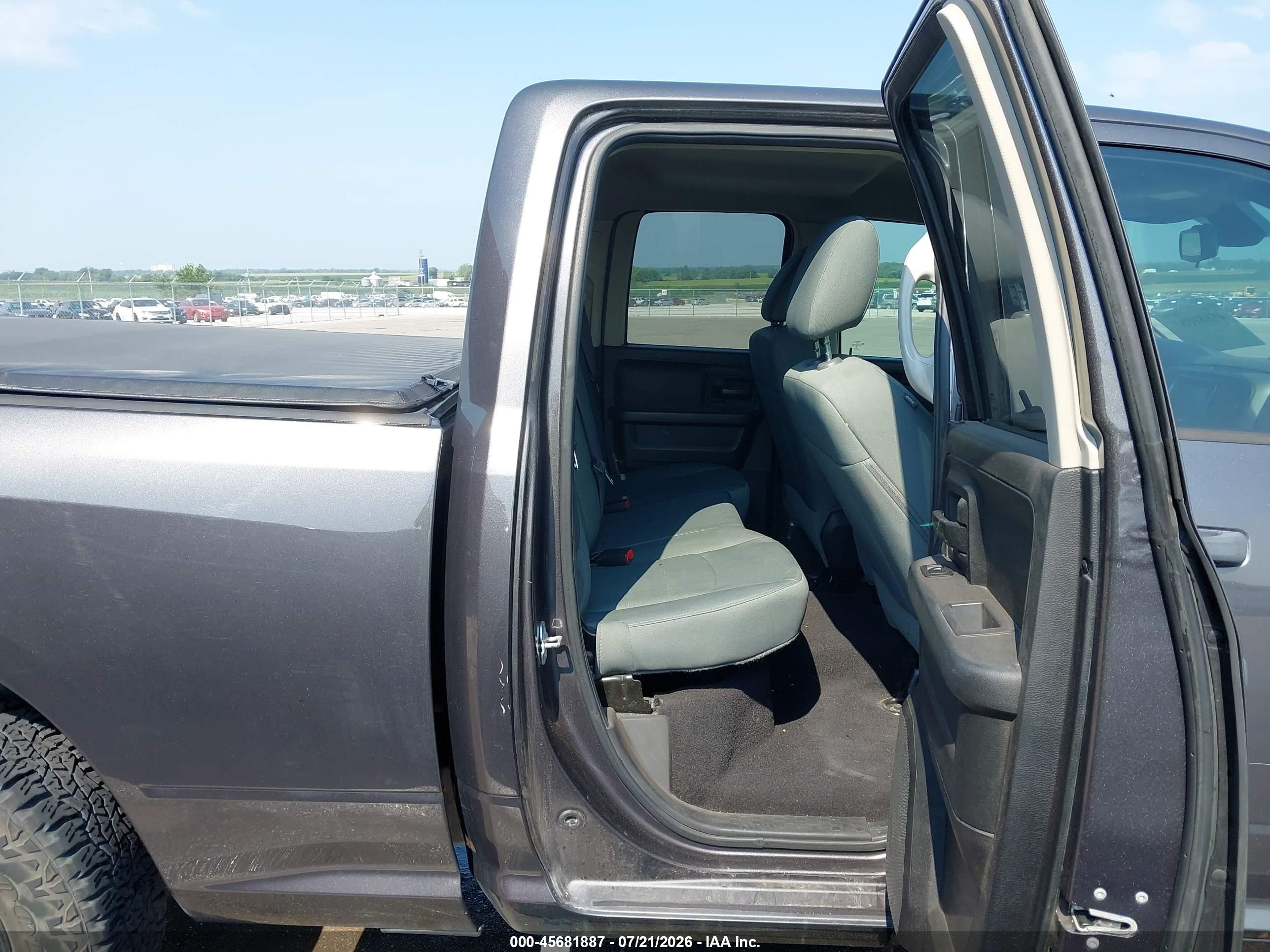 2015 Ram 1500 Express Gray vin: 1C6RR7FT7FS617679