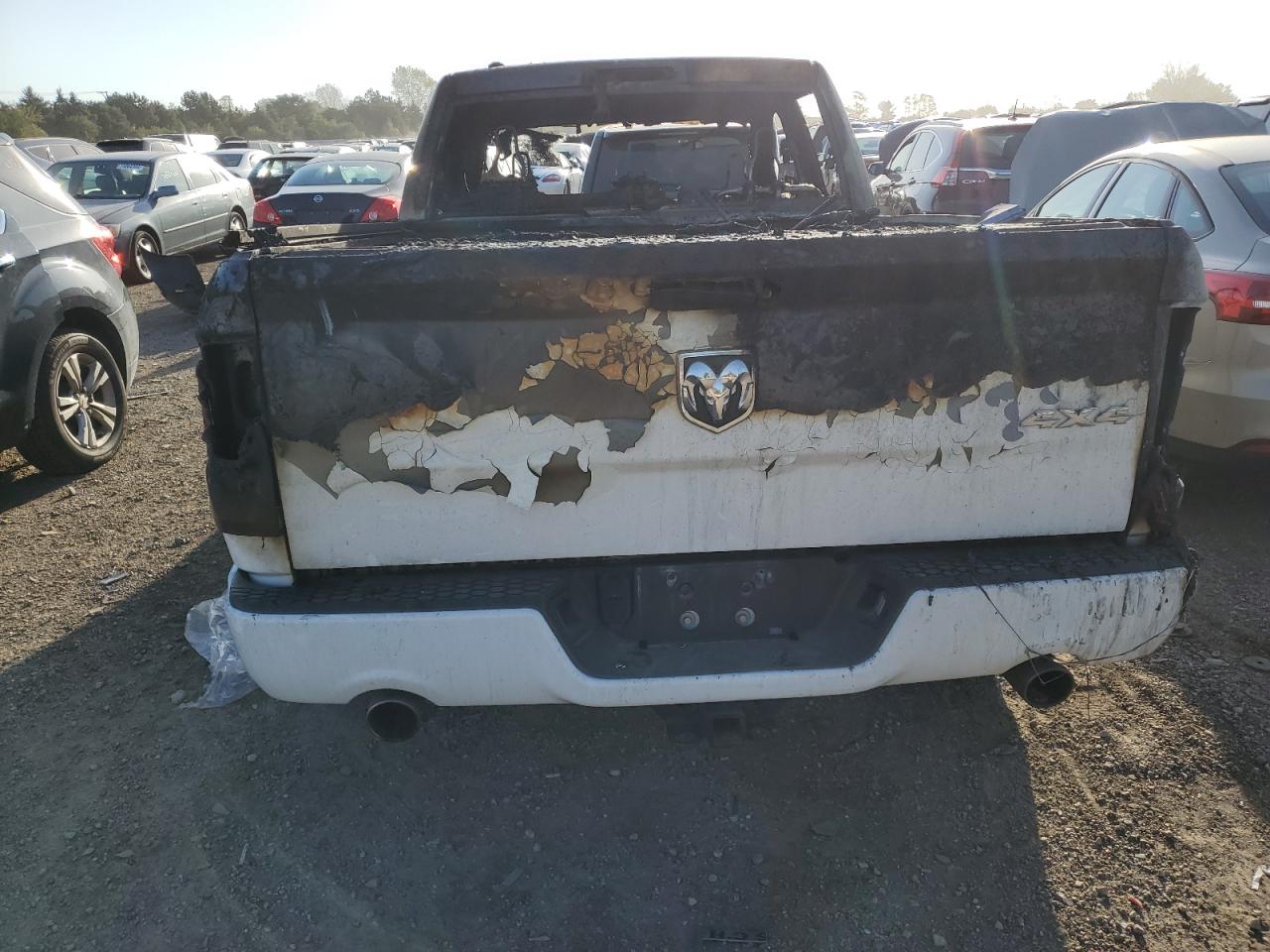2017 Ram 1500 St Белый vin: 1C6RR7FT7HS553386