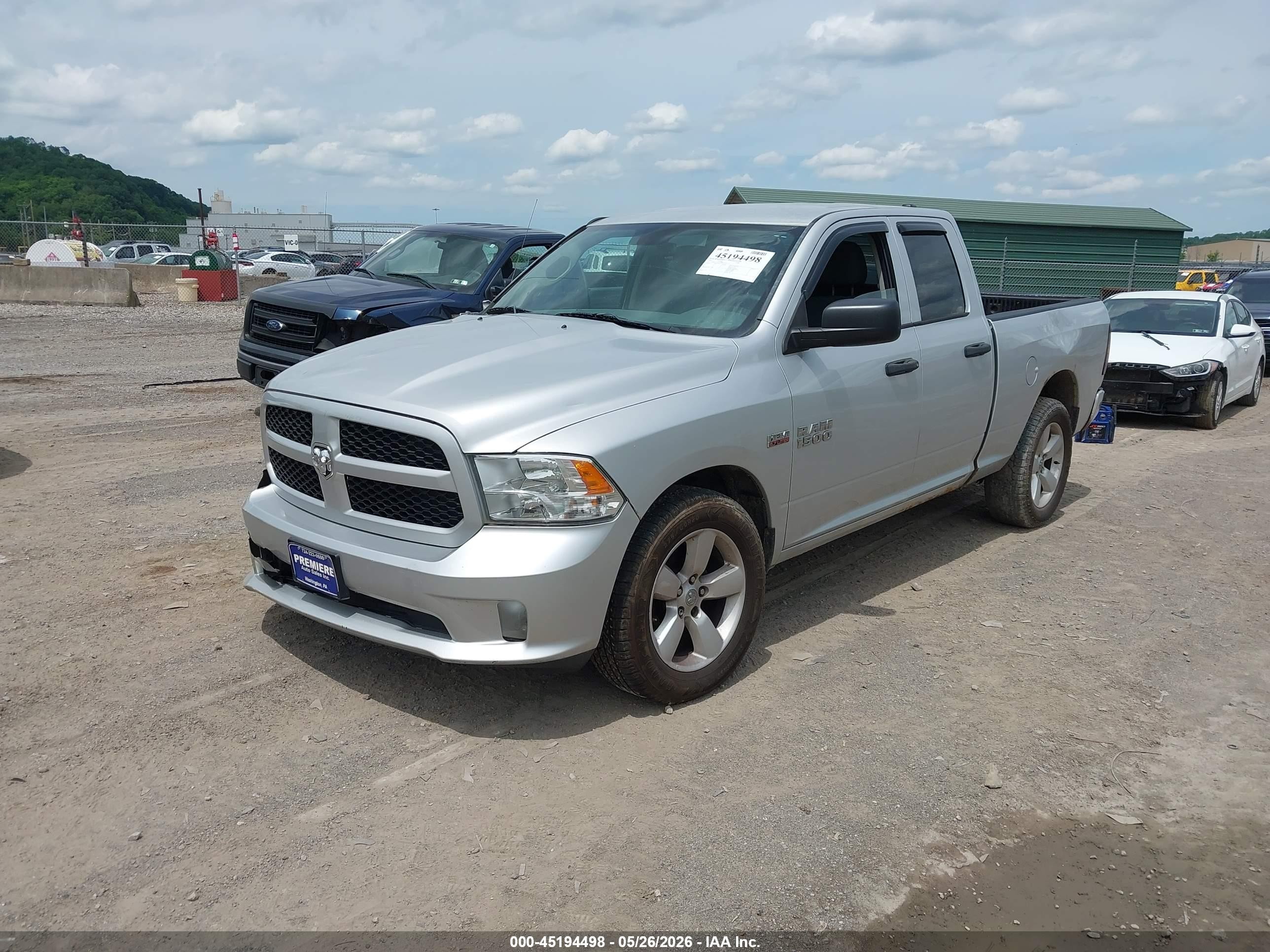 2013 Ram 1500 Express Серебряный vin: 1C6RR7FT8DS520584