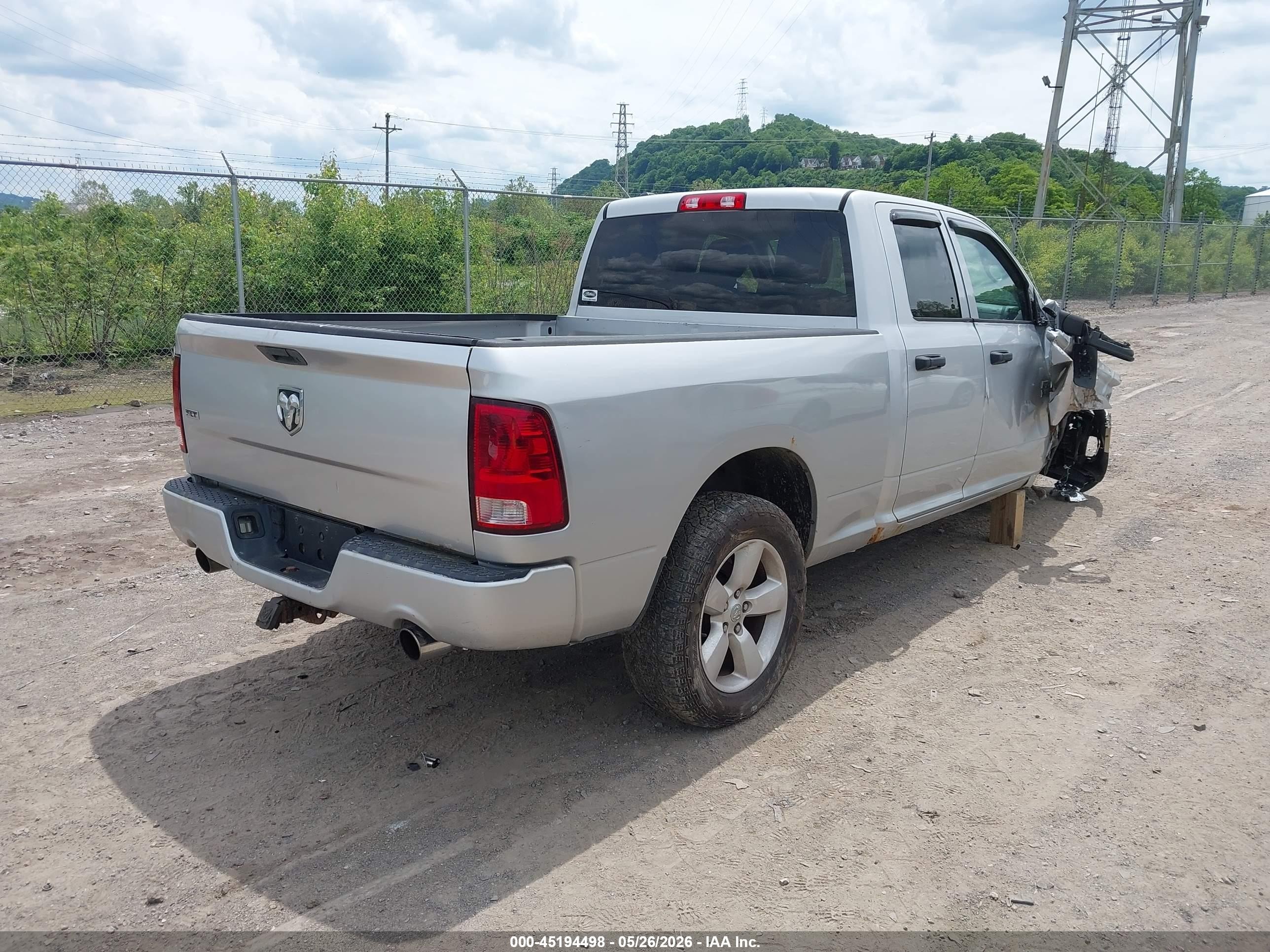 2013 Ram 1500 Express Серебряный vin: 1C6RR7FT8DS520584