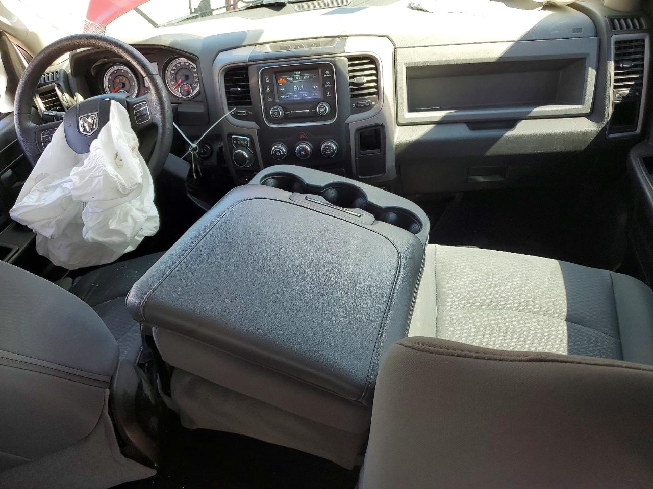 2014 Ram 1500 St Красный vin: 1C6RR7FT8ES282222