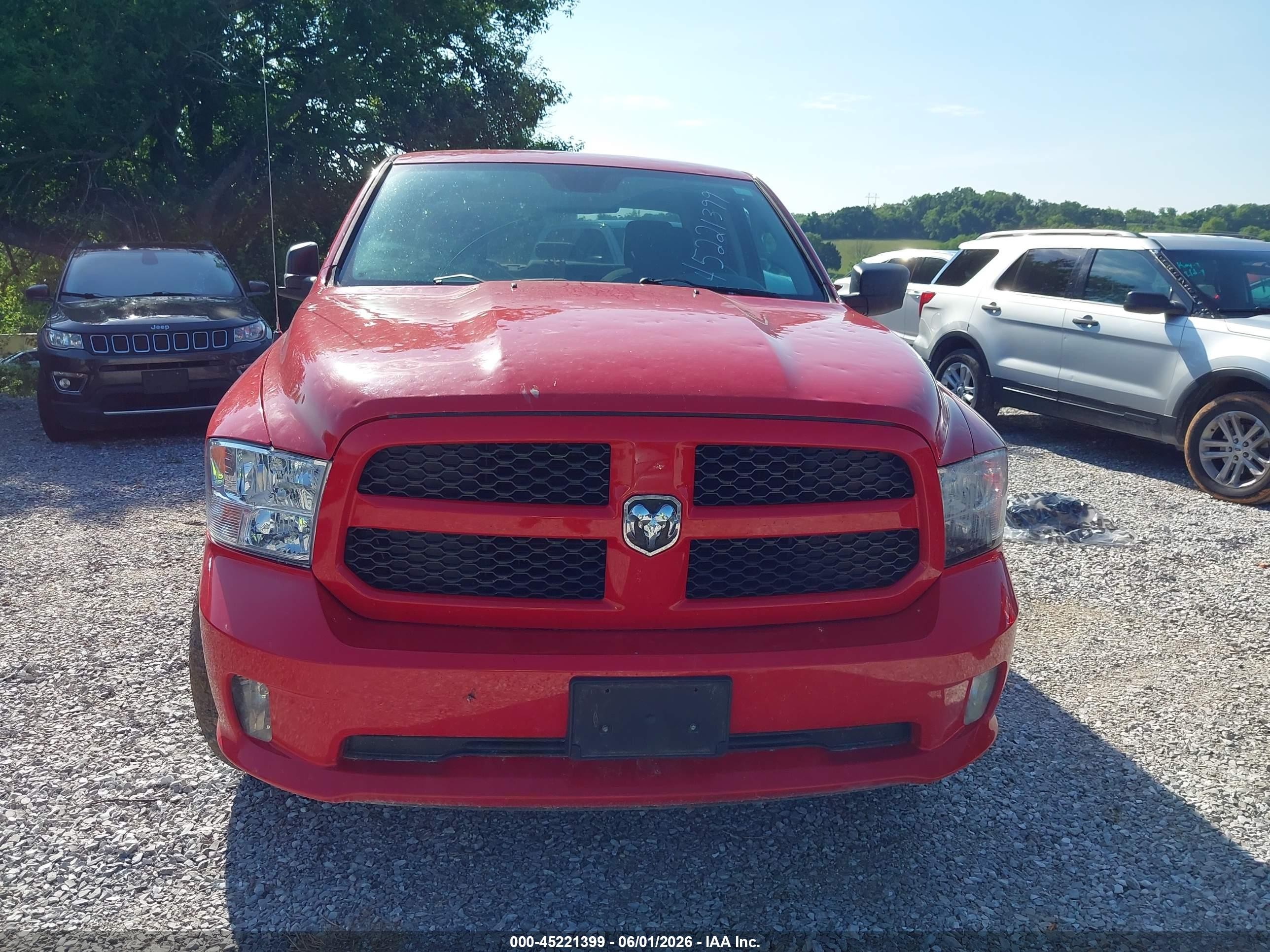 2015 Ram 1500 Express Red vin: 1C6RR7FT8FS616637