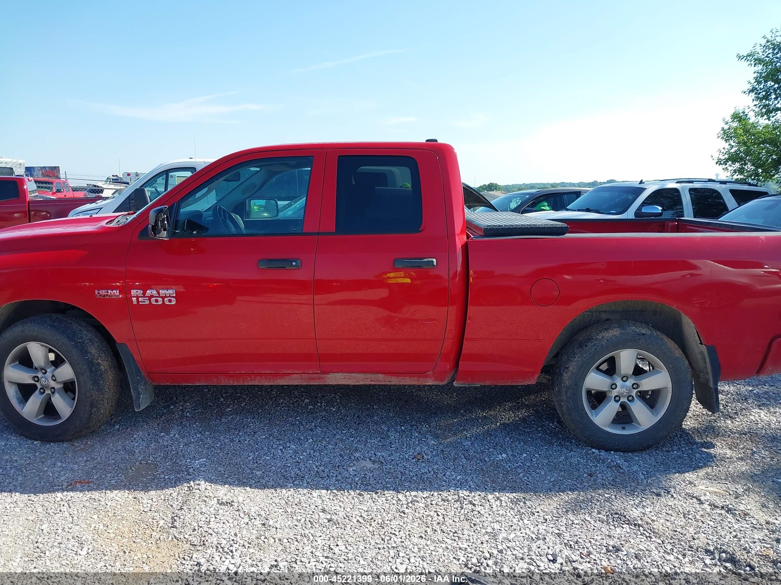 2015 Ram 1500 Express Red vin: 1C6RR7FT8FS616637
