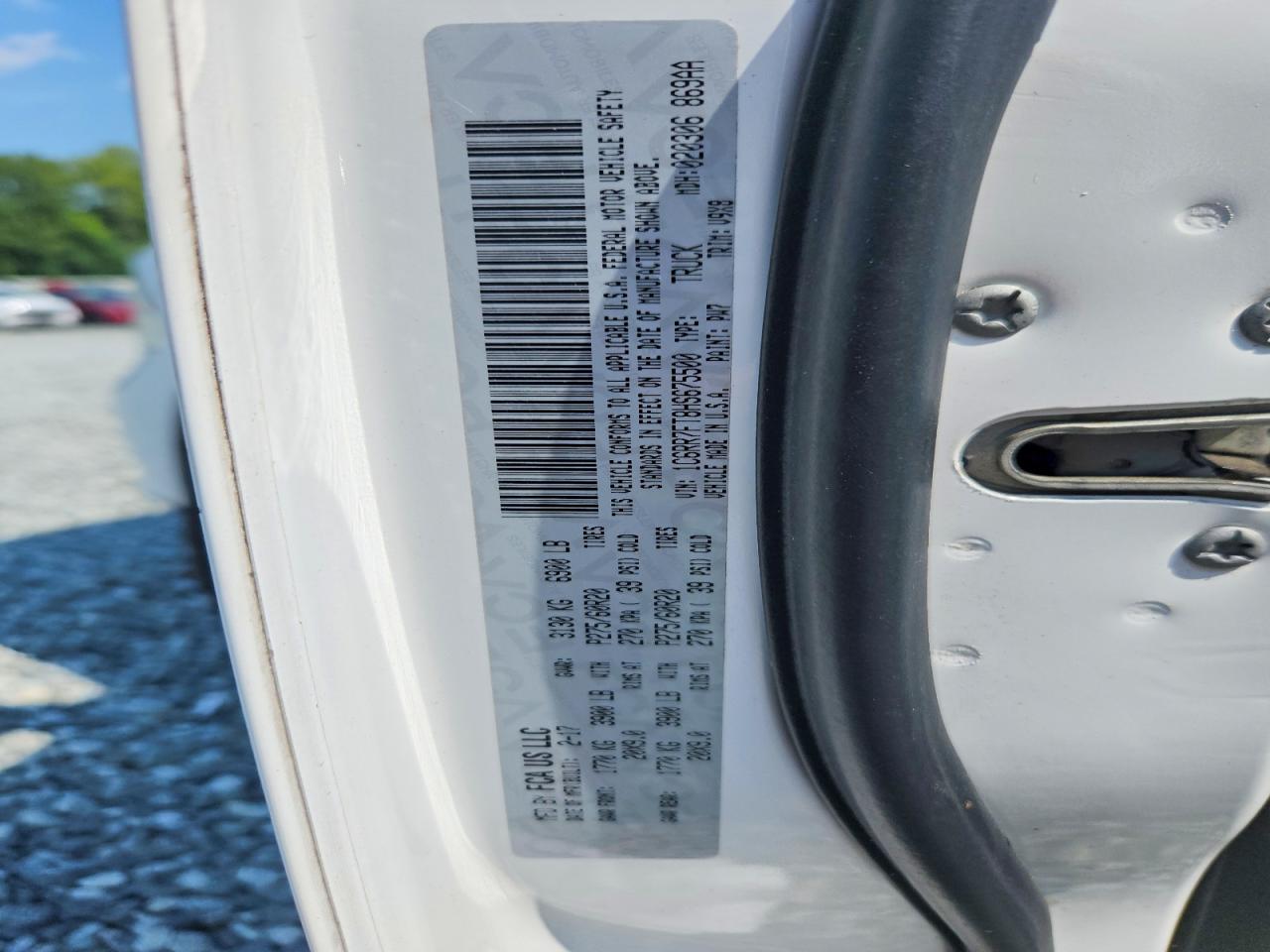 2017 Ram 1500 St White vin: 1C6RR7FT8HS675500