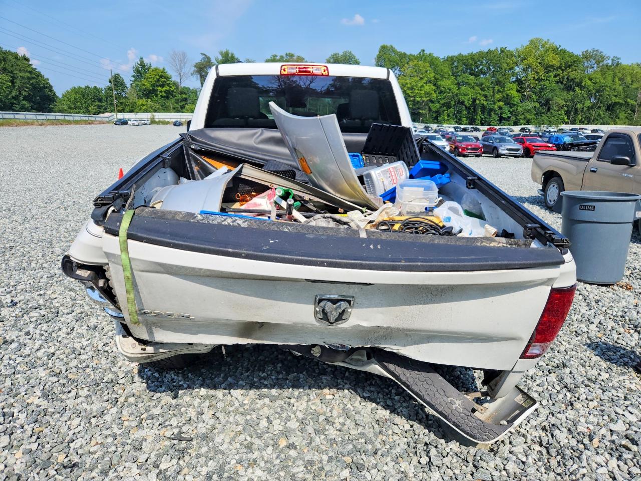 2017 Ram 1500 St White vin: 1C6RR7FT8HS675500