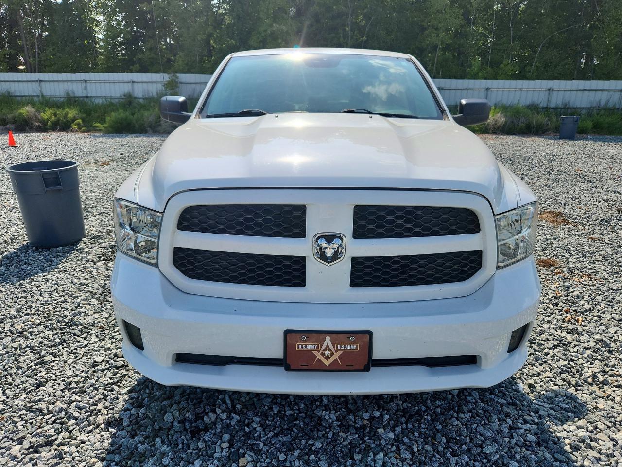 2017 Ram 1500 St White vin: 1C6RR7FT8HS675500