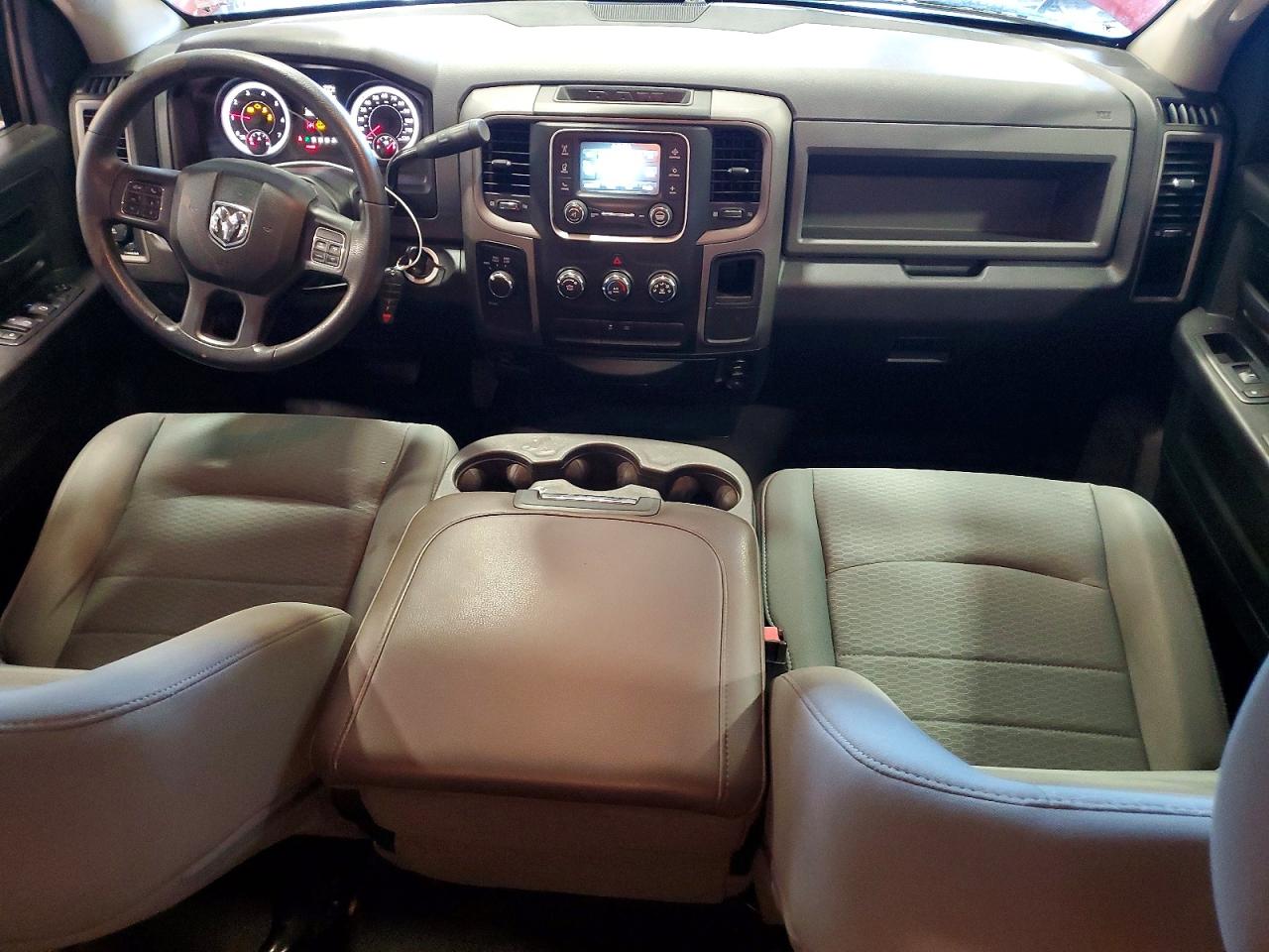 2013 Ram 1500 St Red vin: 1C6RR7FT9DS721958