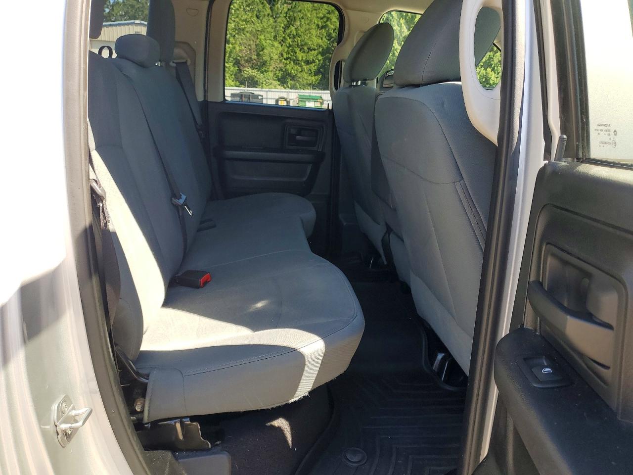 2015 Ram 1500 St Silver vin: 1C6RR7FT9FS588959