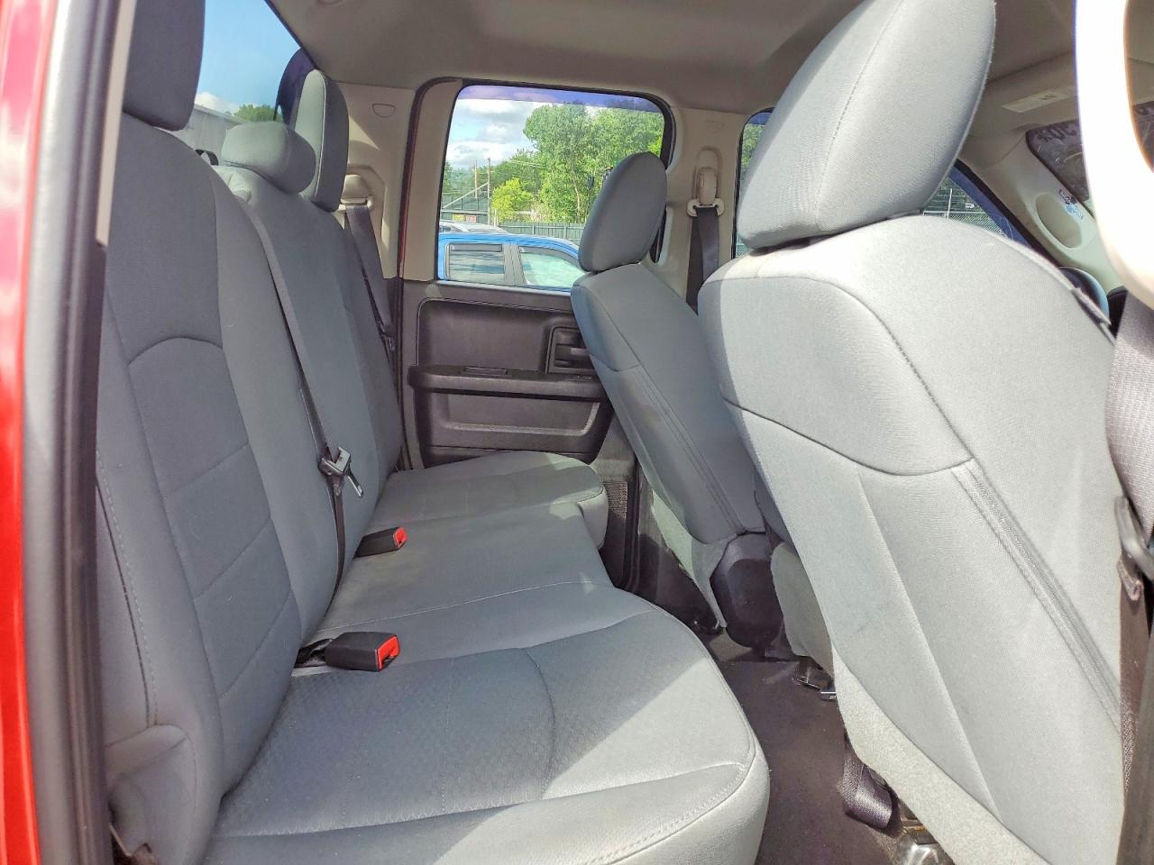 2015 Ram 1500 St Red vin: 1C6RR7FT9FS617862