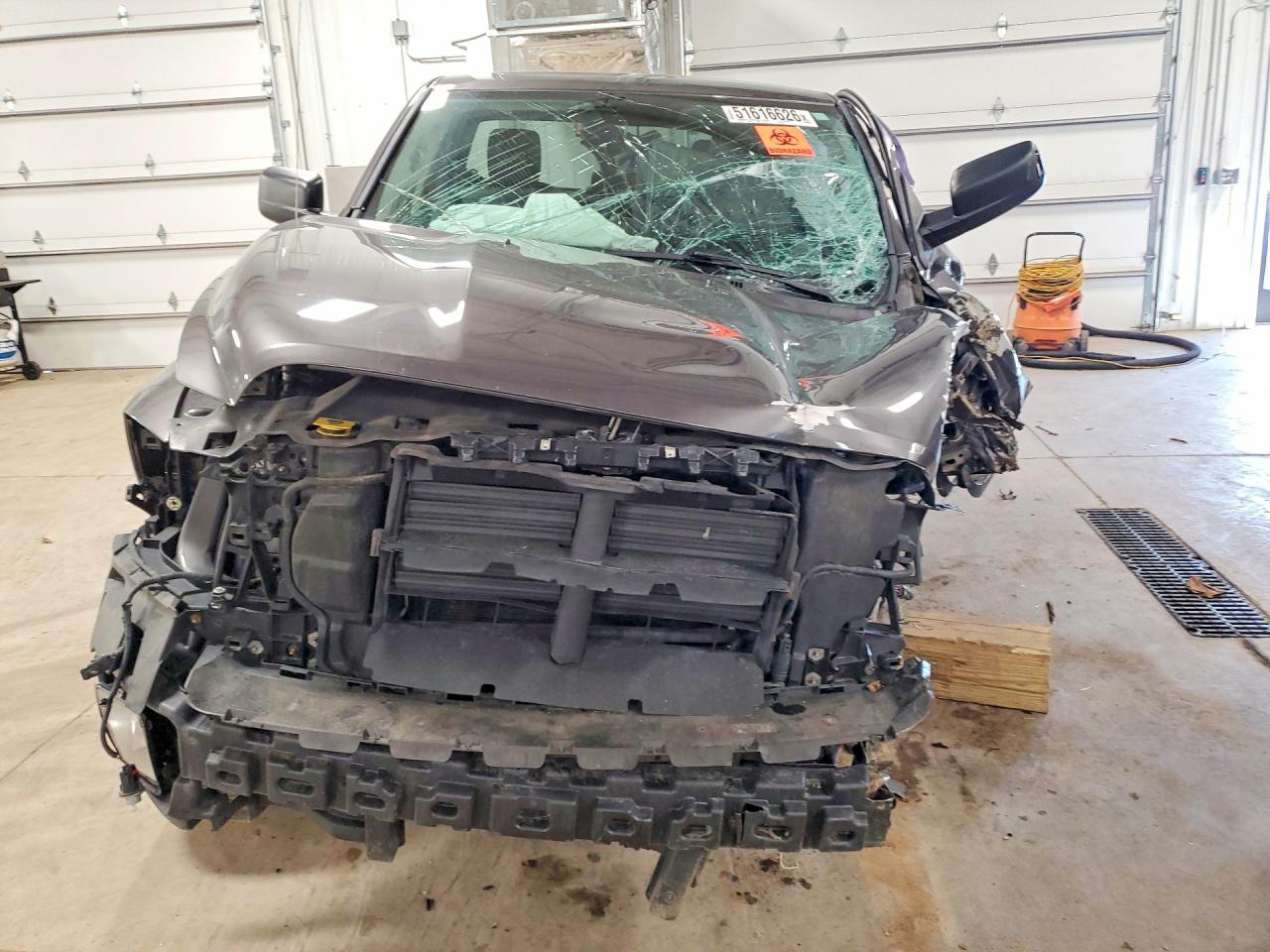 2015 Ram 1500 St Серый vin: 1C6RR7FT9FS705021
