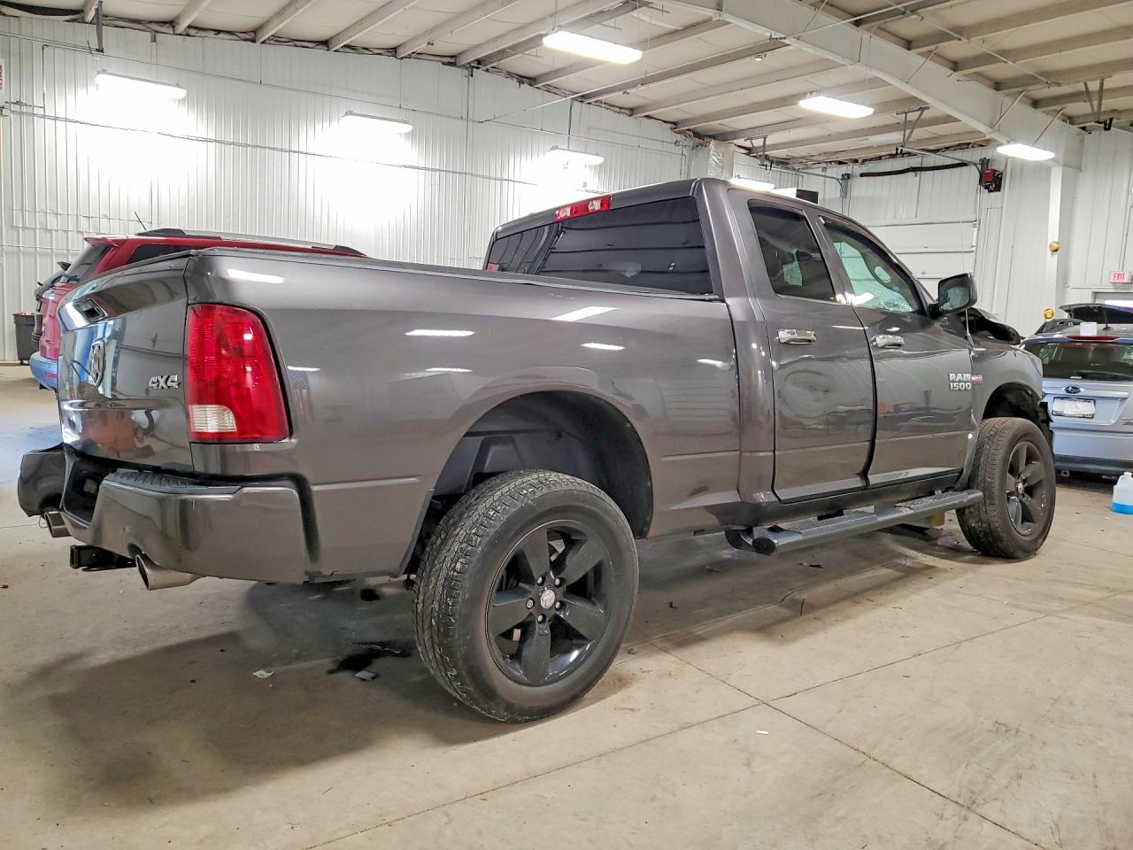 2015 Ram 1500 St Серый vin: 1C6RR7FT9FS705021