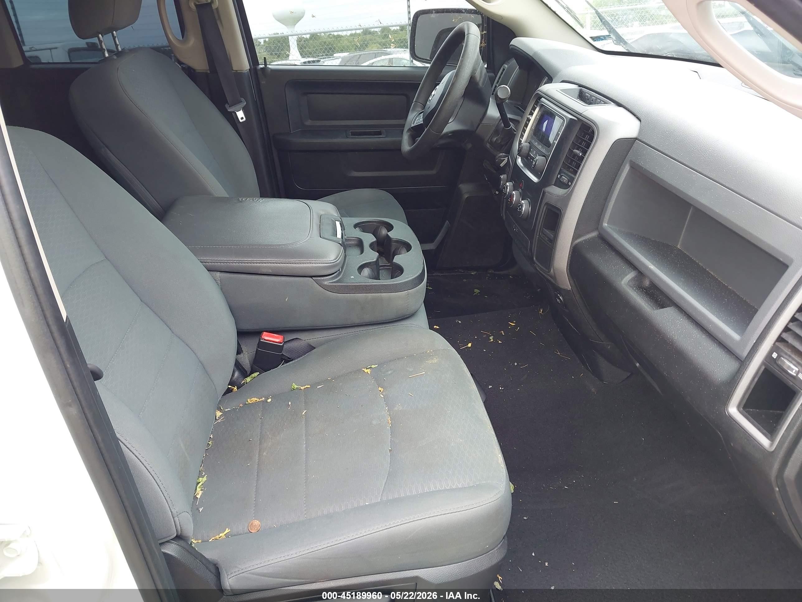 2015 Ram 1500 Tradesman Белый vin: 1C6RR7FT9FS720117