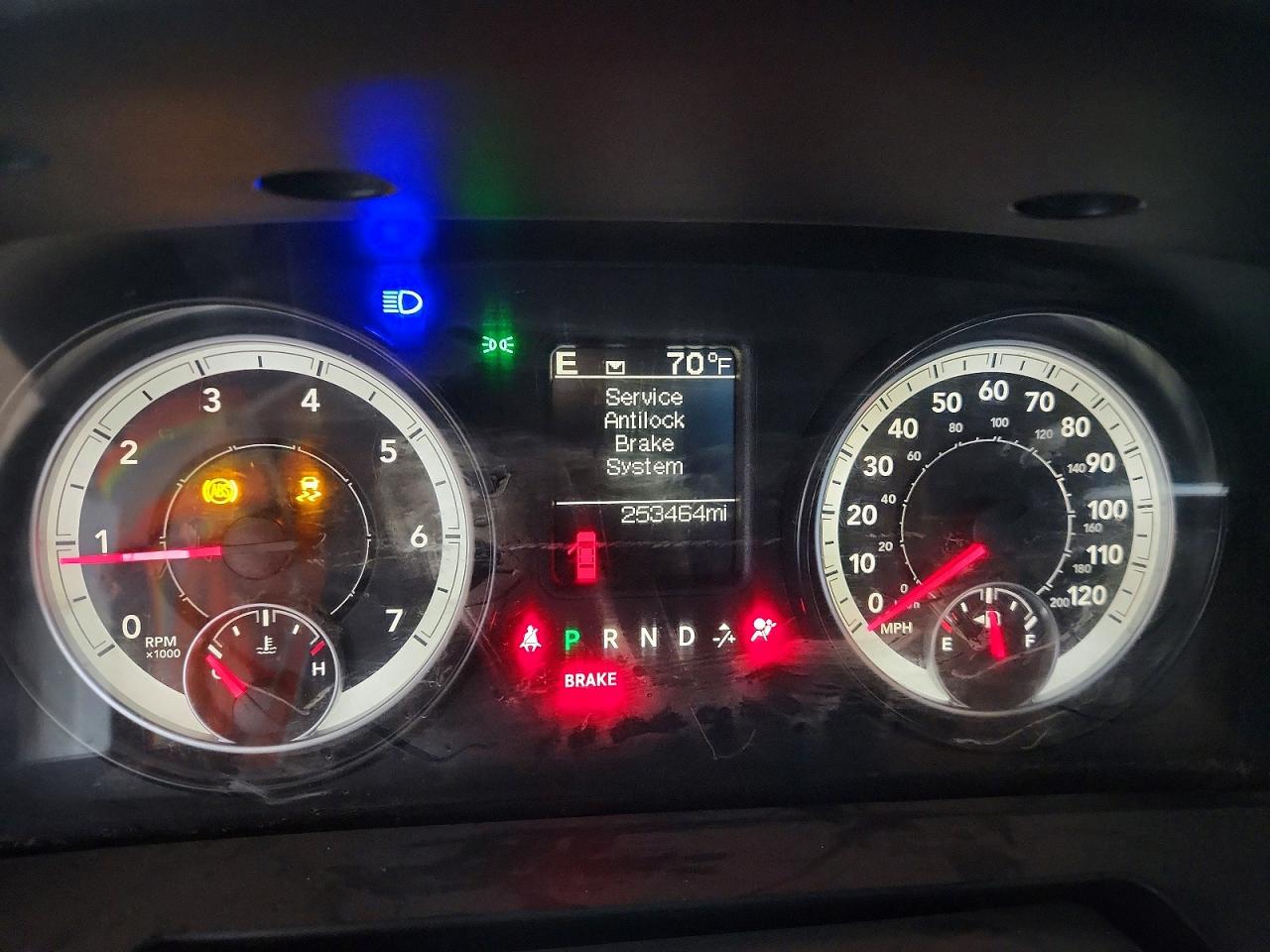 2014 Ram 1500 St White vin: 1C6RR7FTXES323031