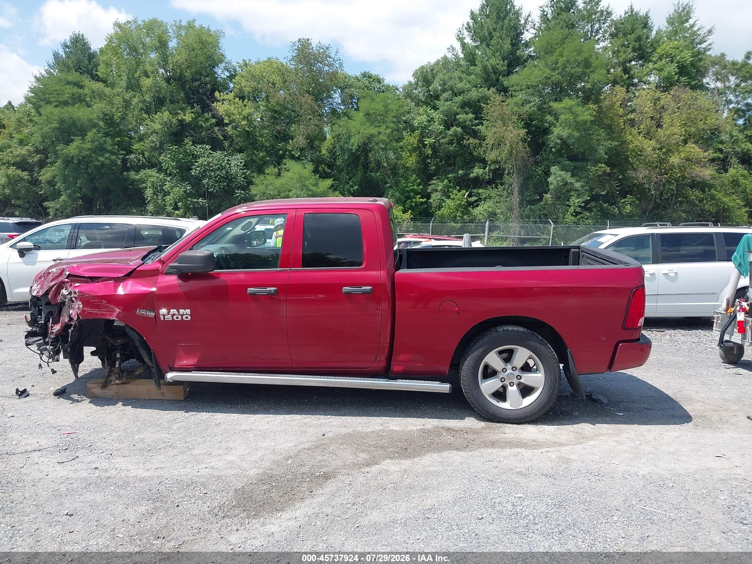 2015 Ram 1500 Express Burgundy vin: 1C6RR7FTXFS648408