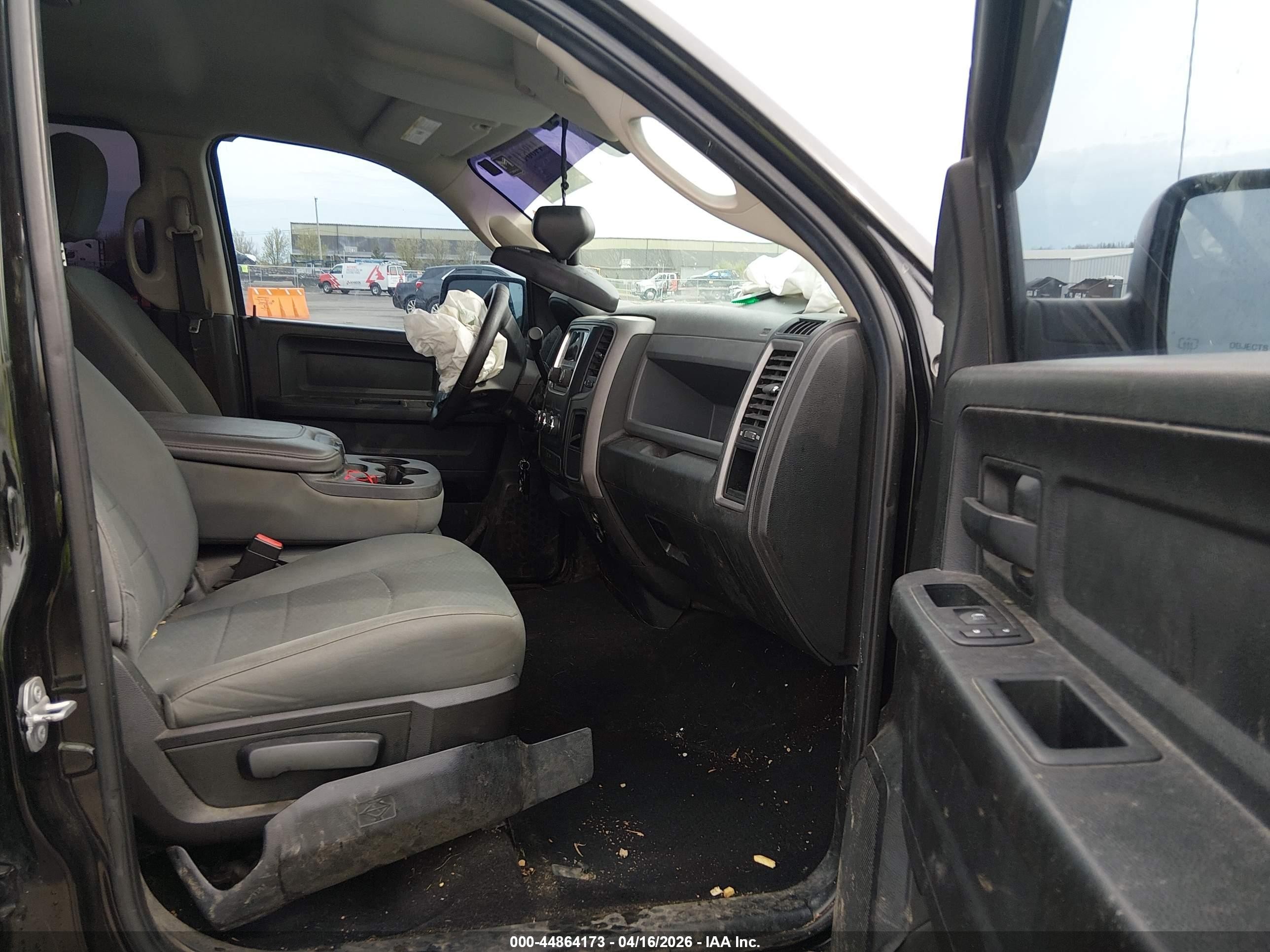 2015 Ram 1500   Черный vin: 1C6RR7FTXFS706324