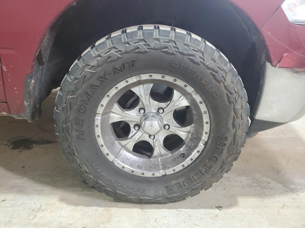 2014 Ram 1500 Slt Темно-бордовый vin: 1C6RR7GG4ES133677 Damage: Right Rear Tire, Worn, Replacement Required