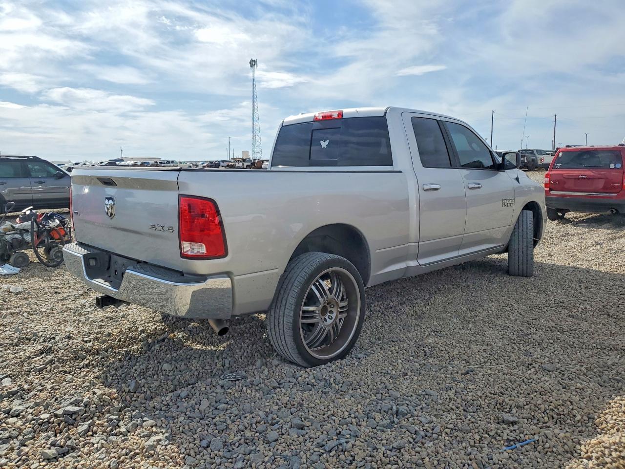 2015 Ram 1500 Silver vin: 1C6RR7GG4FS571813