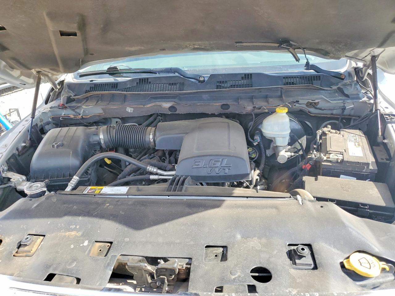 2015 Ram 1500 Silver vin: 1C6RR7GG4FS571813