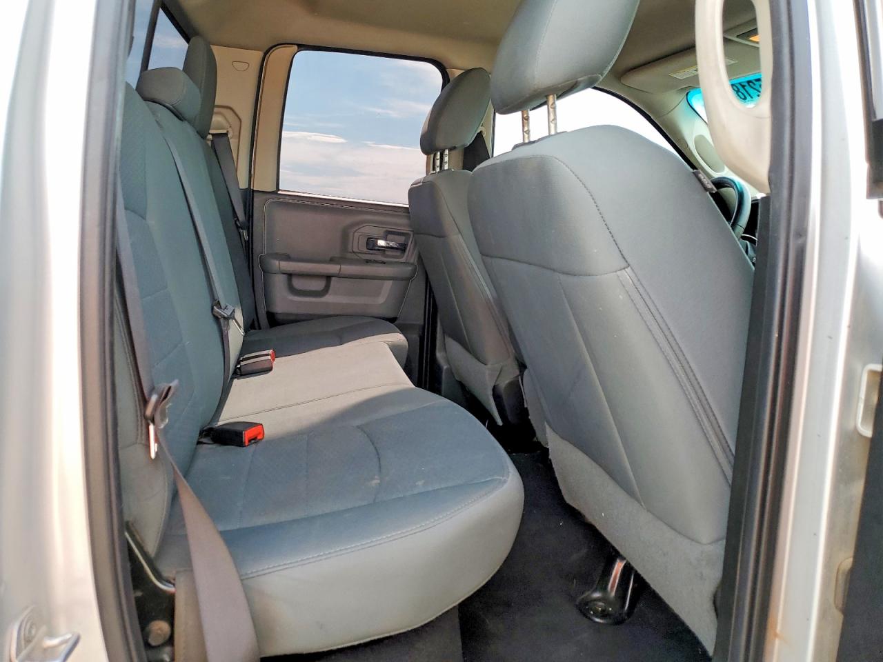 2015 Ram 1500 Silver vin: 1C6RR7GG4FS571813