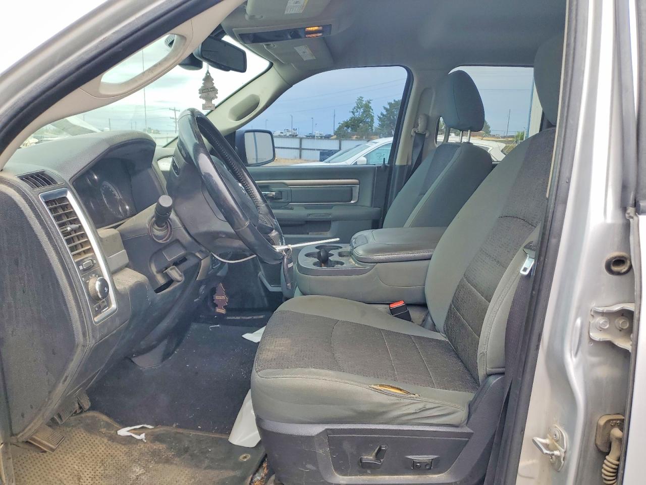 2015 Ram 1500 Slt Серебряный vin: 1C6RR7GG5FS660144