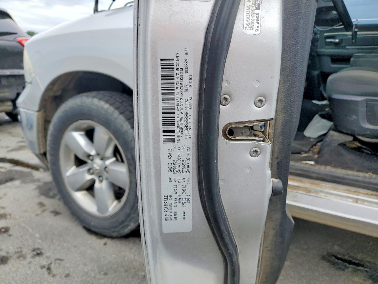2015 Ram 1500 Slt Серебряный vin: 1C6RR7GG5FS660144