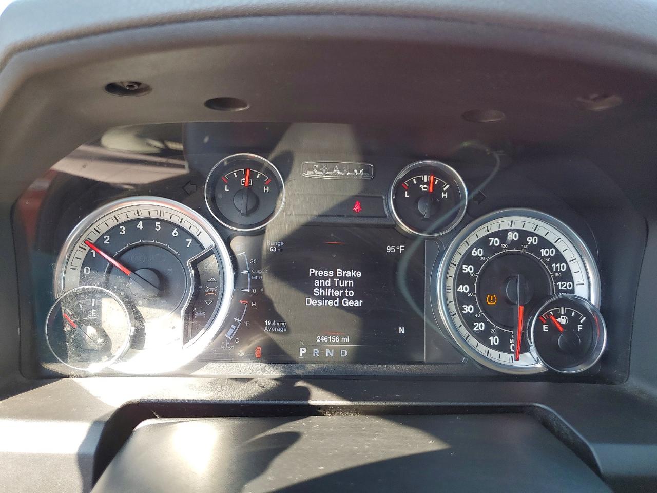 2013 Ram 1500 Slt Red vin: 1C6RR7GG9DS614152