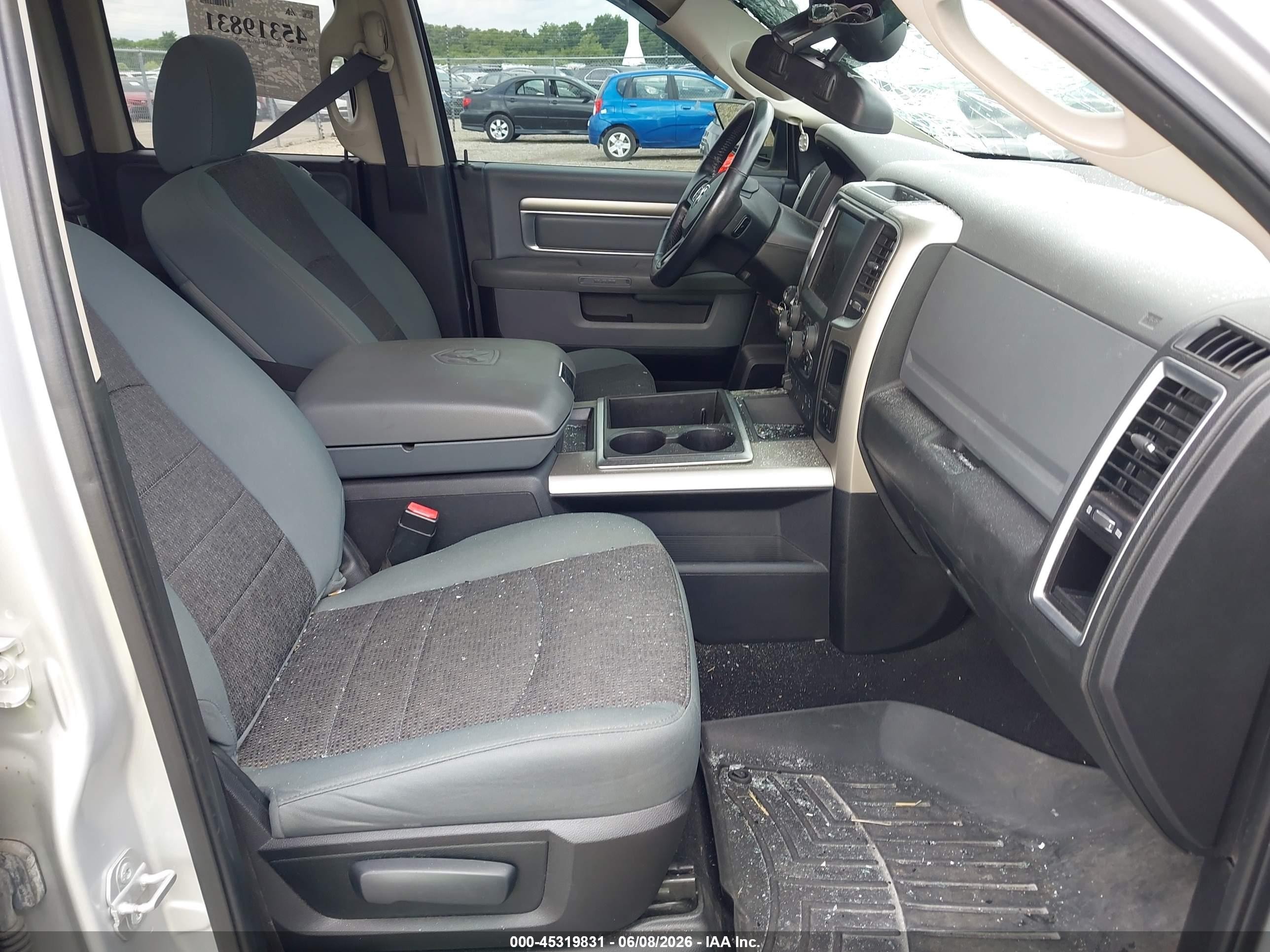 2014 Ram 1500 Big Horn Silver vin: 1C6RR7GM2ES409716