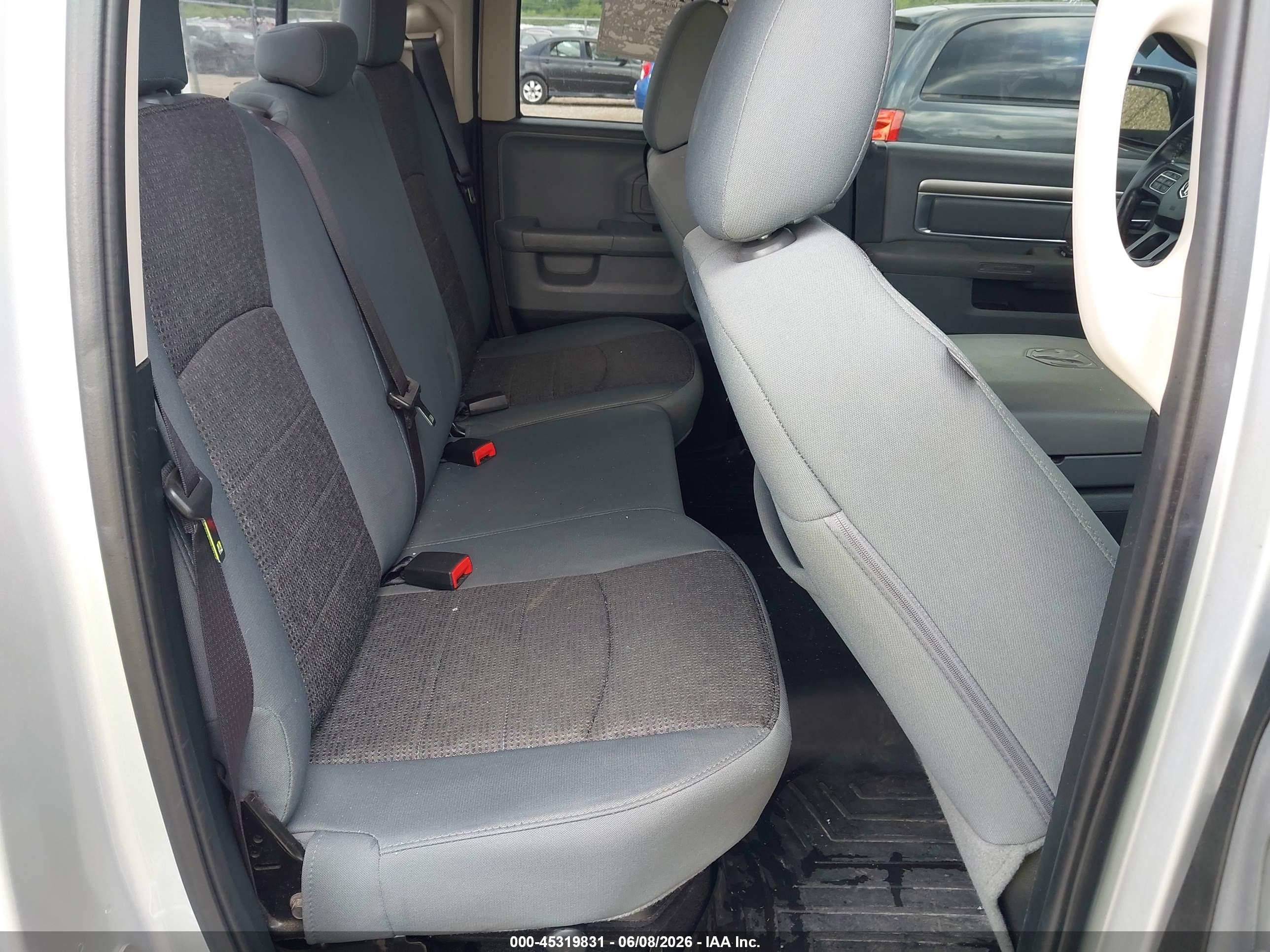2014 Ram 1500 Big Horn Silver vin: 1C6RR7GM2ES409716
