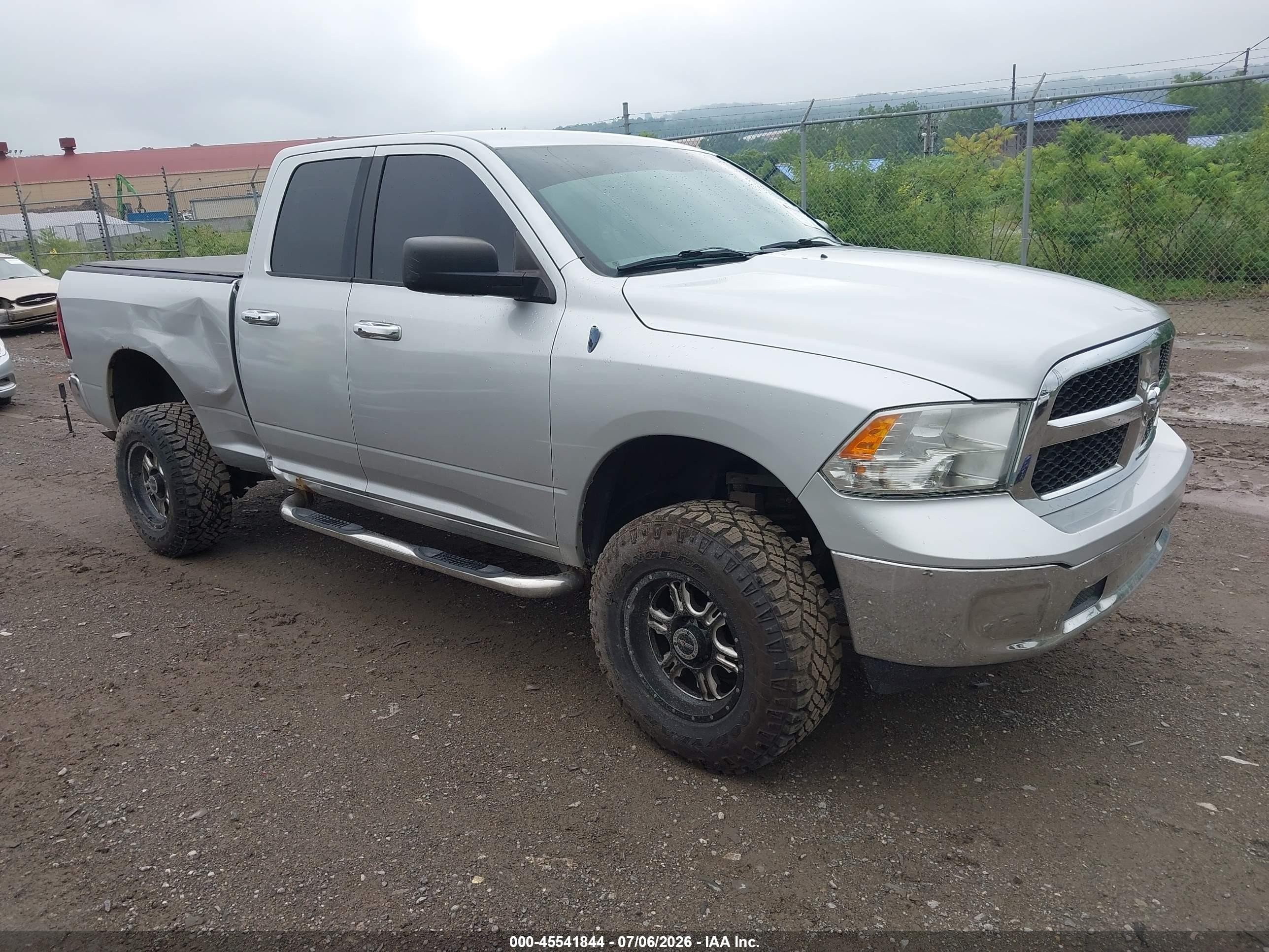 2013 Ram 1500 Slt Серебряный vin: 1C6RR7GP2DS634386