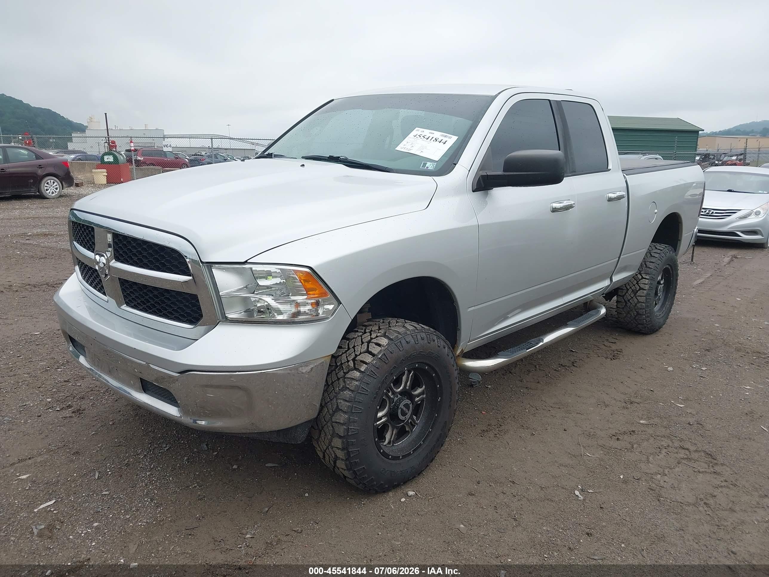 2013 Ram 1500 Slt Серебряный vin: 1C6RR7GP2DS634386