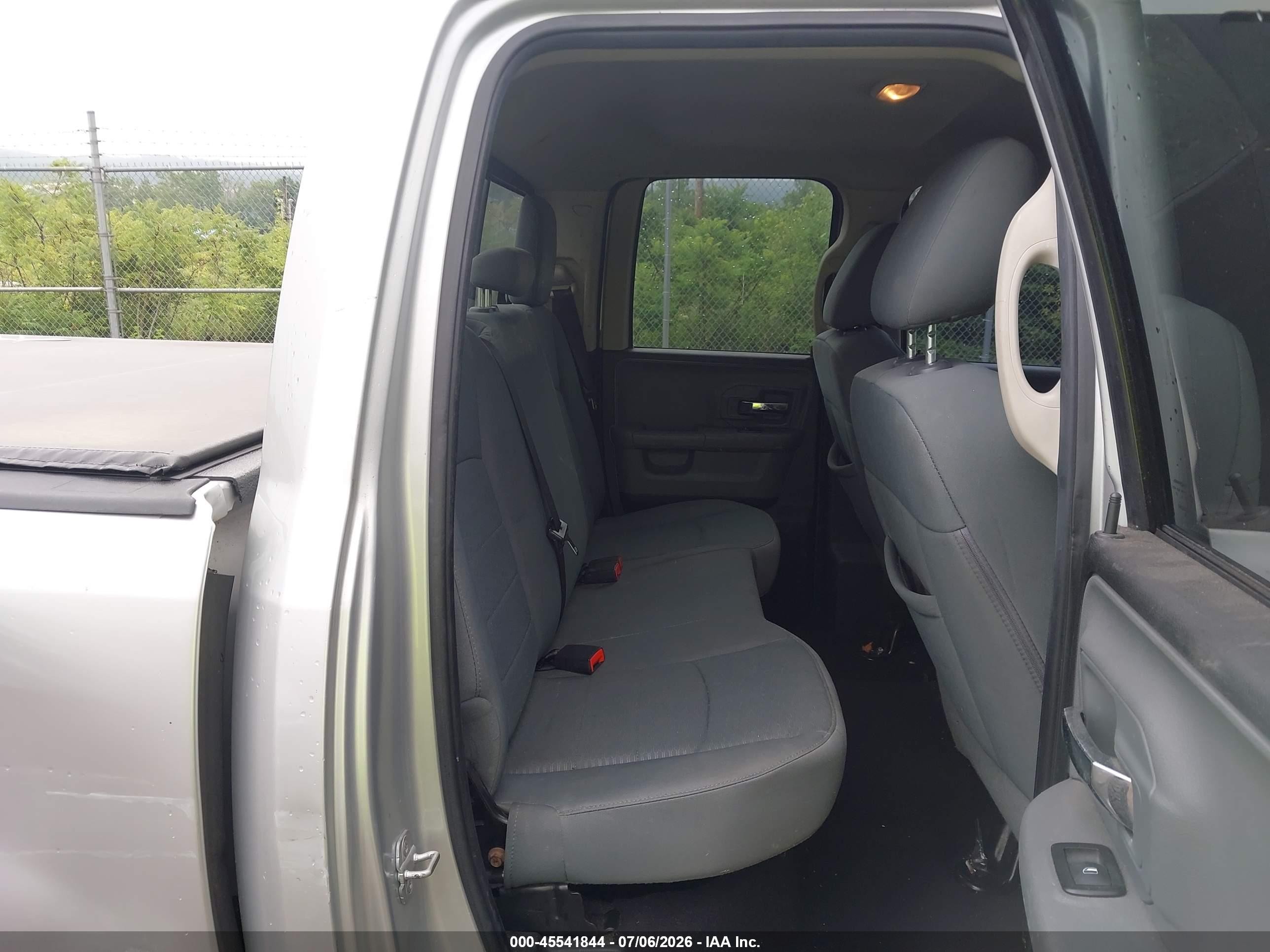 2013 Ram 1500 Slt Серебряный vin: 1C6RR7GP2DS634386
