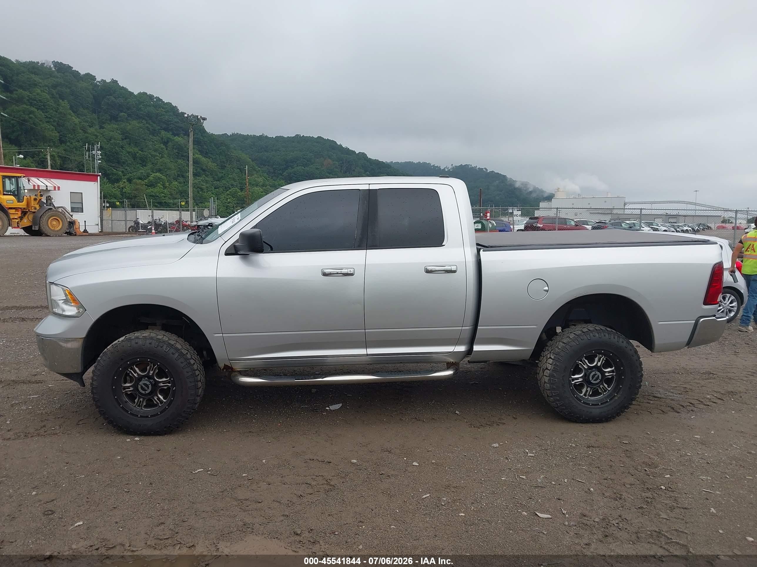 2013 Ram 1500 Slt Серебряный vin: 1C6RR7GP2DS634386