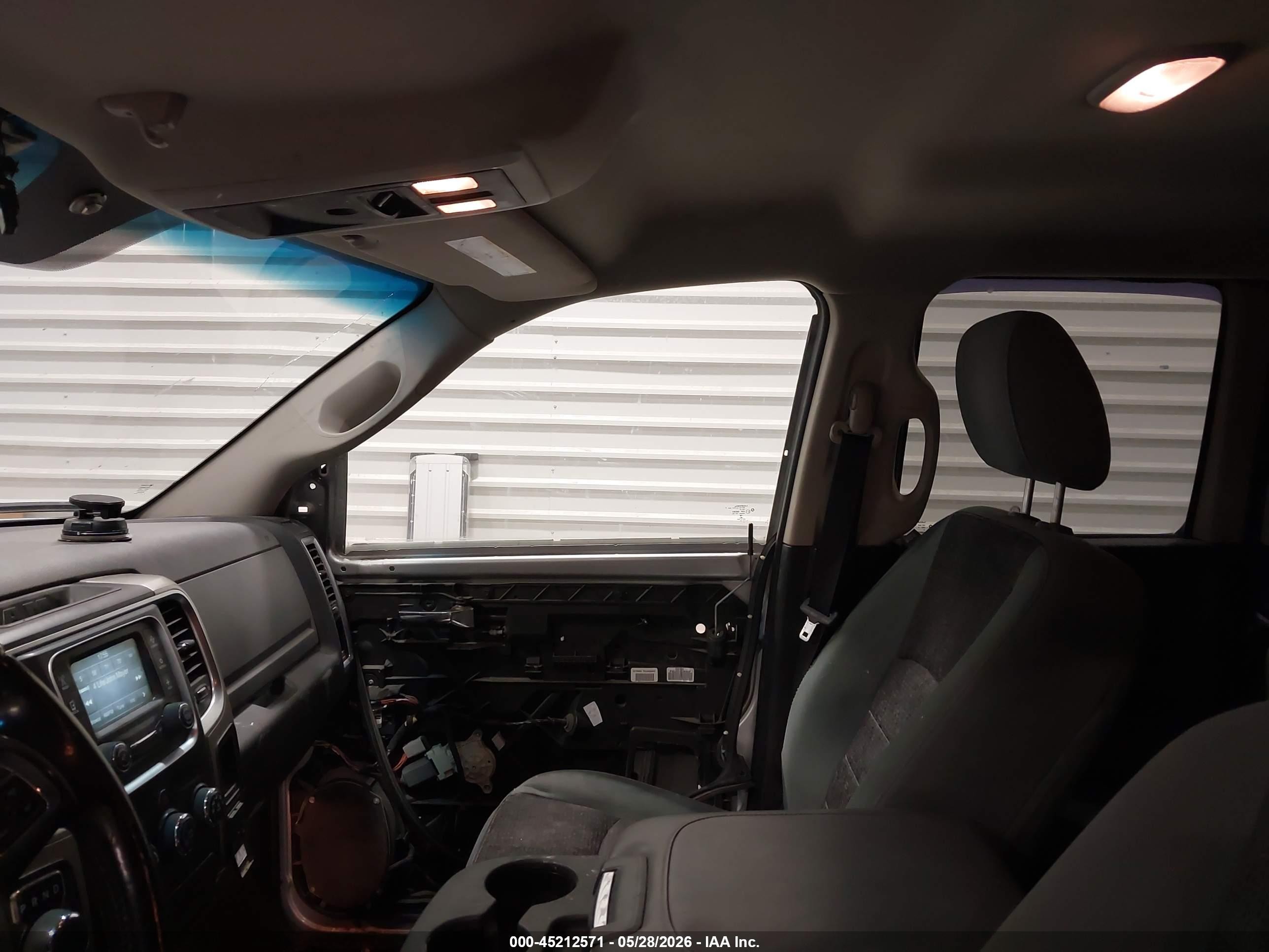 2014 Ram 1500 Big Horn Silver vin: 1C6RR7GT0ES325174