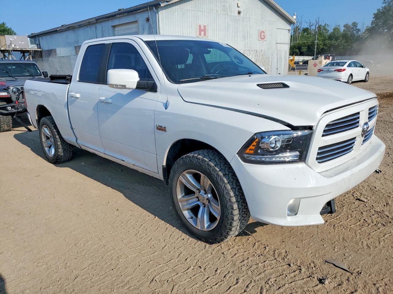 2013 Ram 1500 Sport White vin: 1C6RR7HT4DS638175