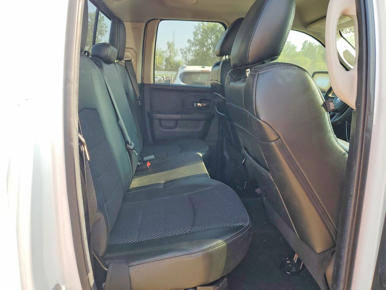 2013 Ram 1500 Sport White vin: 1C6RR7HT4DS638175