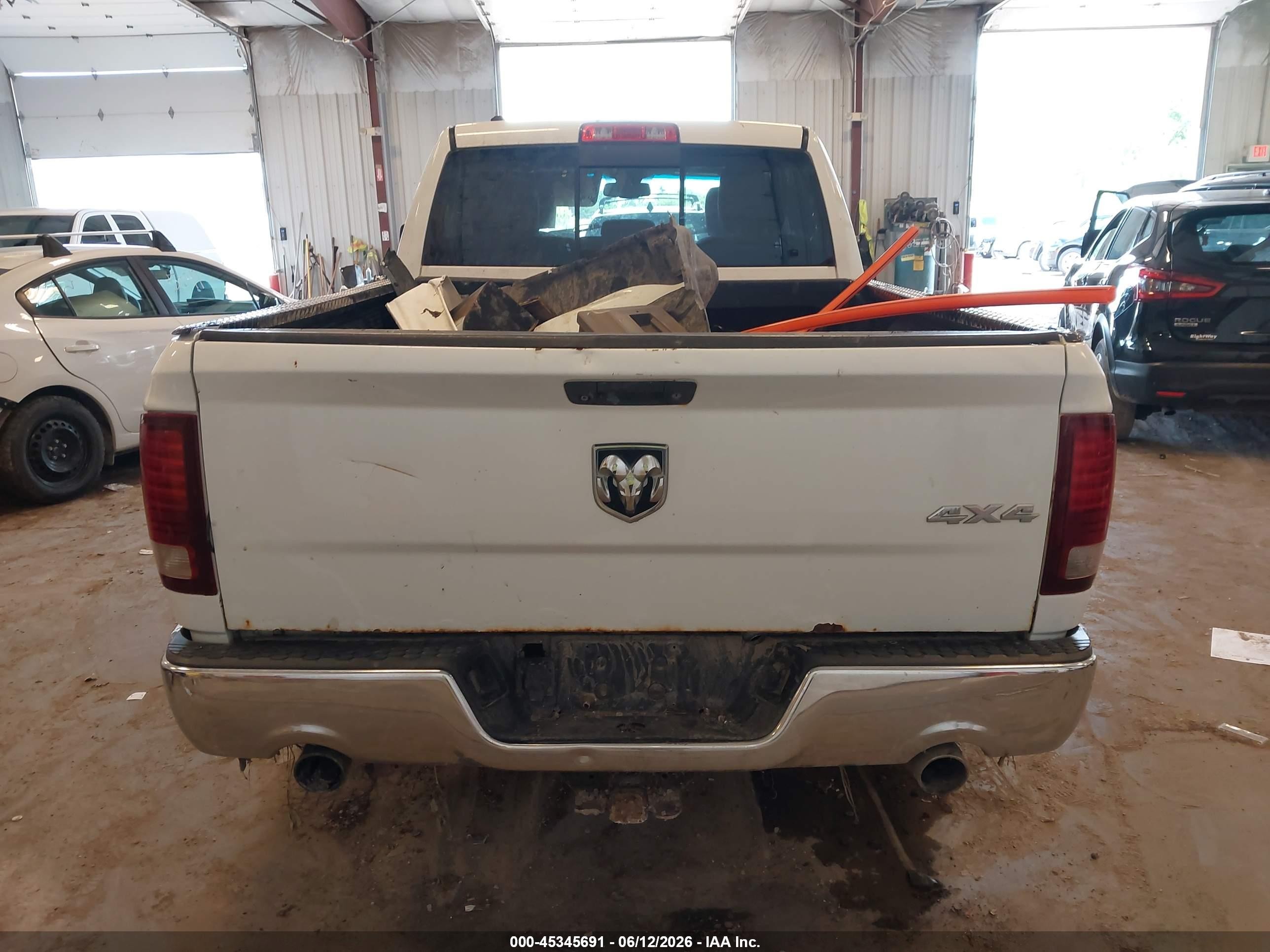 2013 Ram 1500 Sport White vin: 1C6RR7HT5DS675753