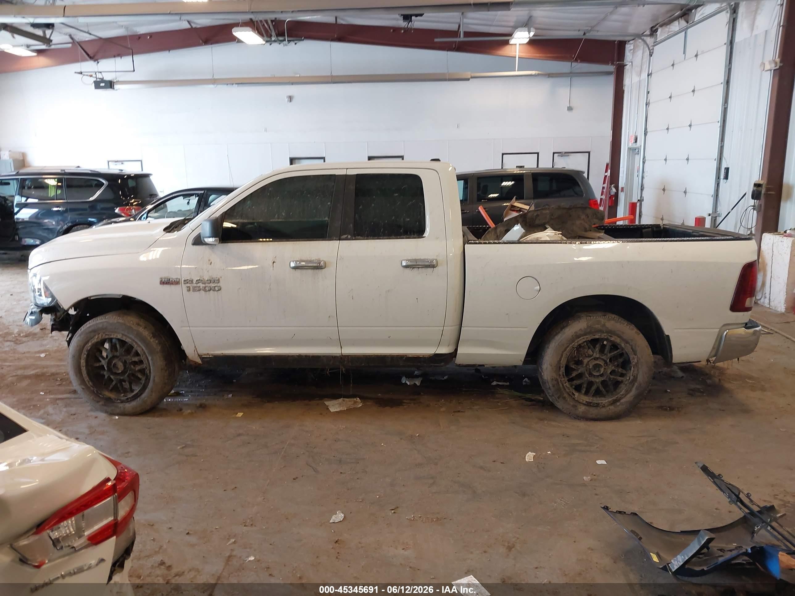 2013 Ram 1500 Sport White vin: 1C6RR7HT5DS675753