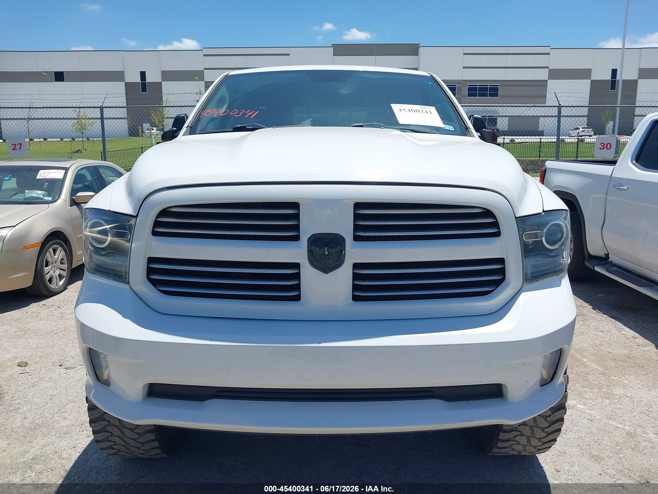 2014 Ram 1500 Sport White vin: 1C6RR7HT6ES368187