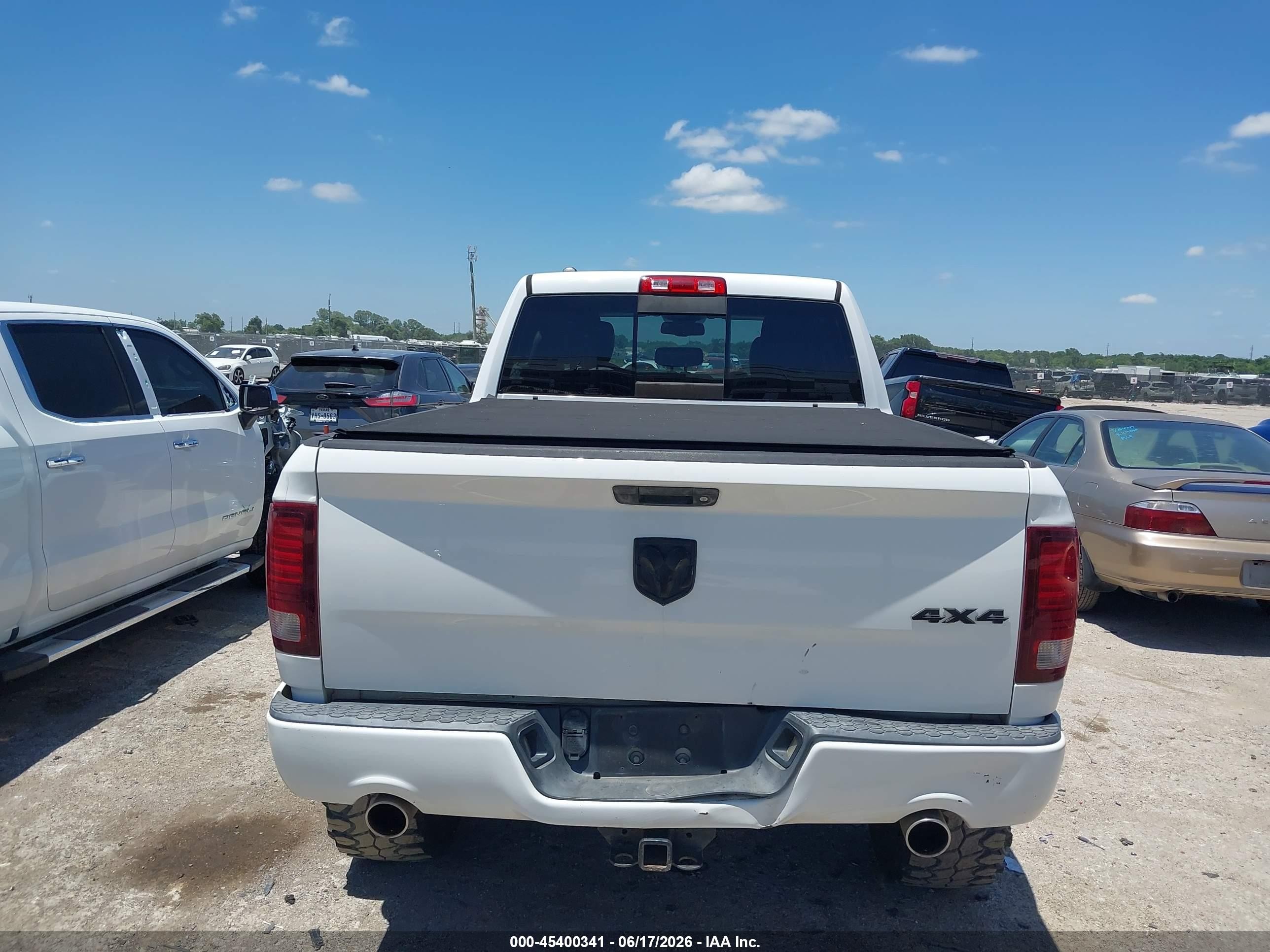 2014 Ram 1500 Sport White vin: 1C6RR7HT6ES368187