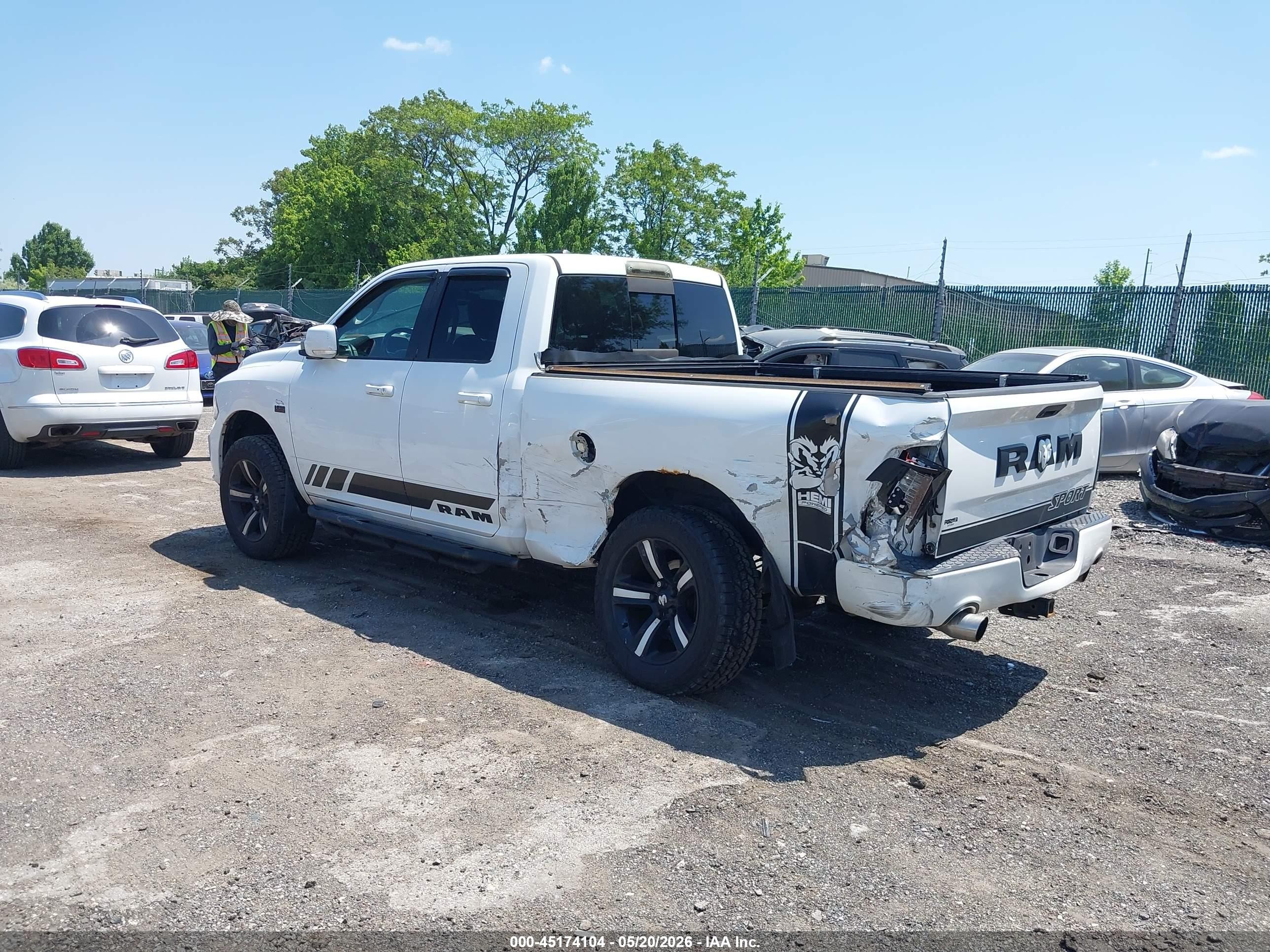 2014 Ram 1500 Sport White vin: 1C6RR7HT8ES299714