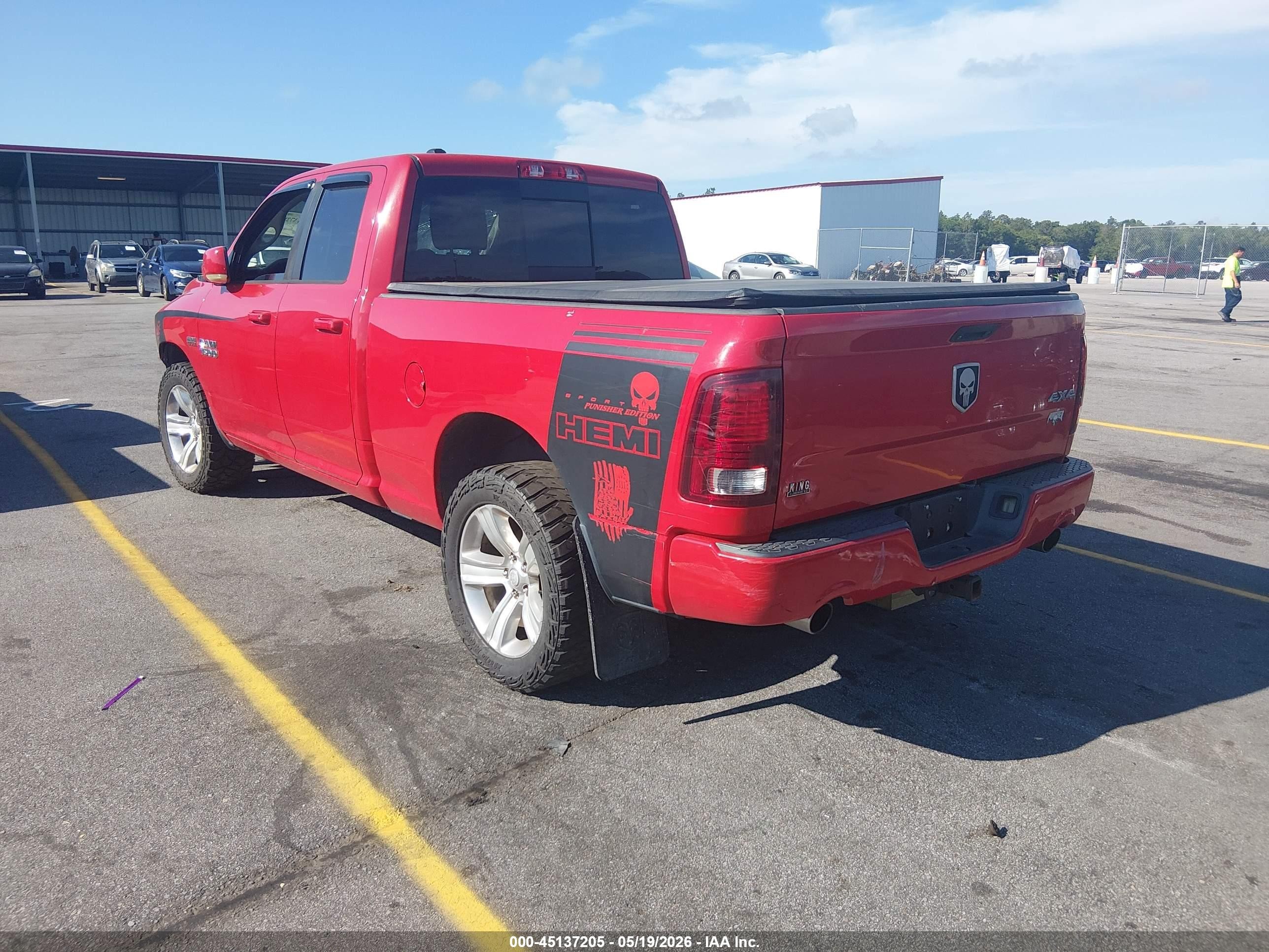 2015 Ram 1500 Sport Red vin: 1C6RR7HT8FS741585