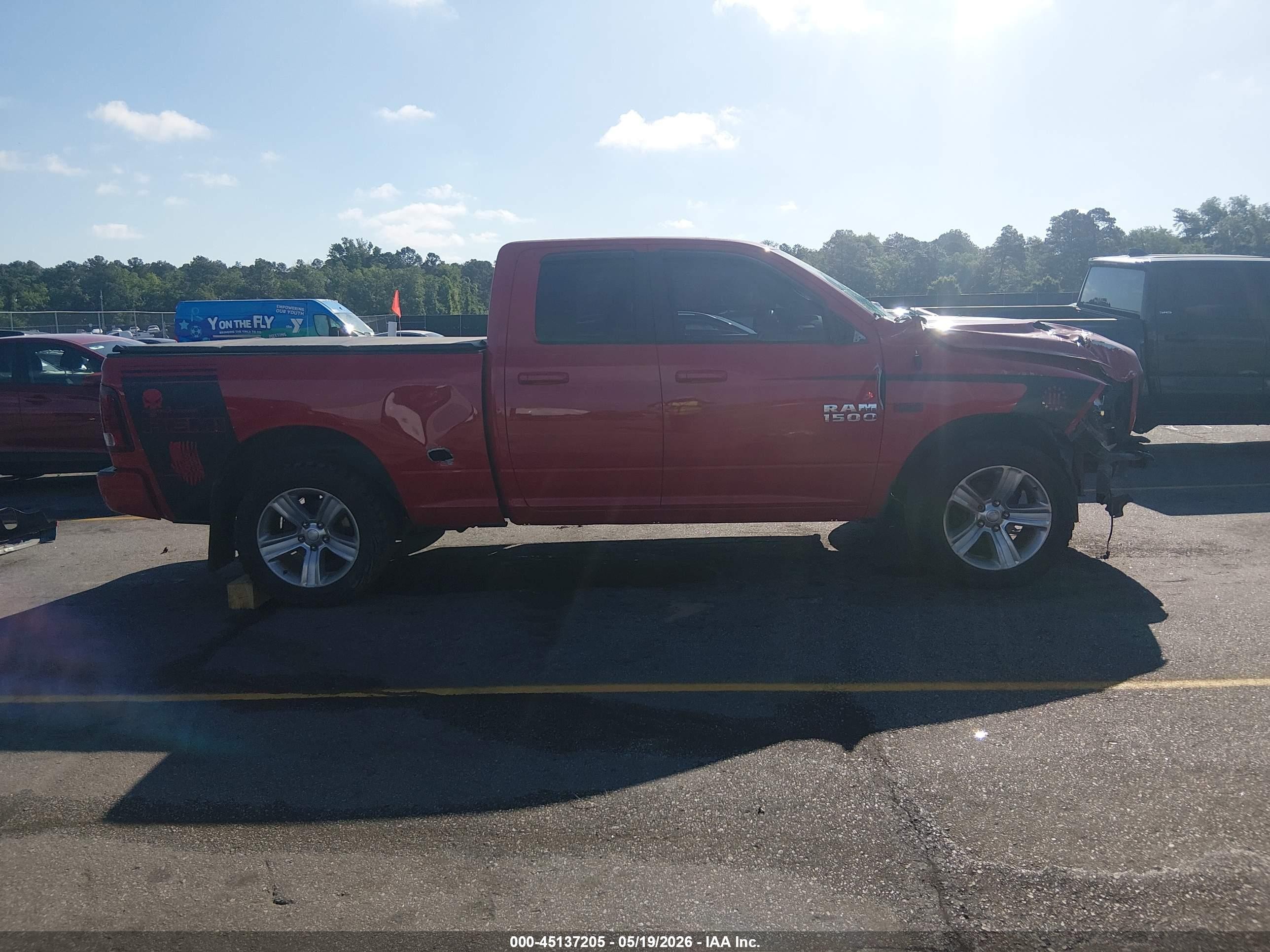 2015 Ram 1500 Sport Red vin: 1C6RR7HT8FS741585