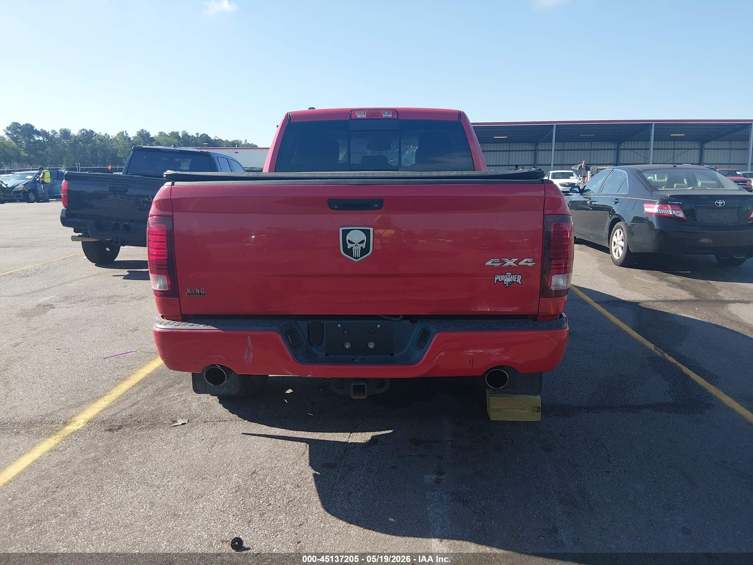 2015 Ram 1500 Sport Red vin: 1C6RR7HT8FS741585