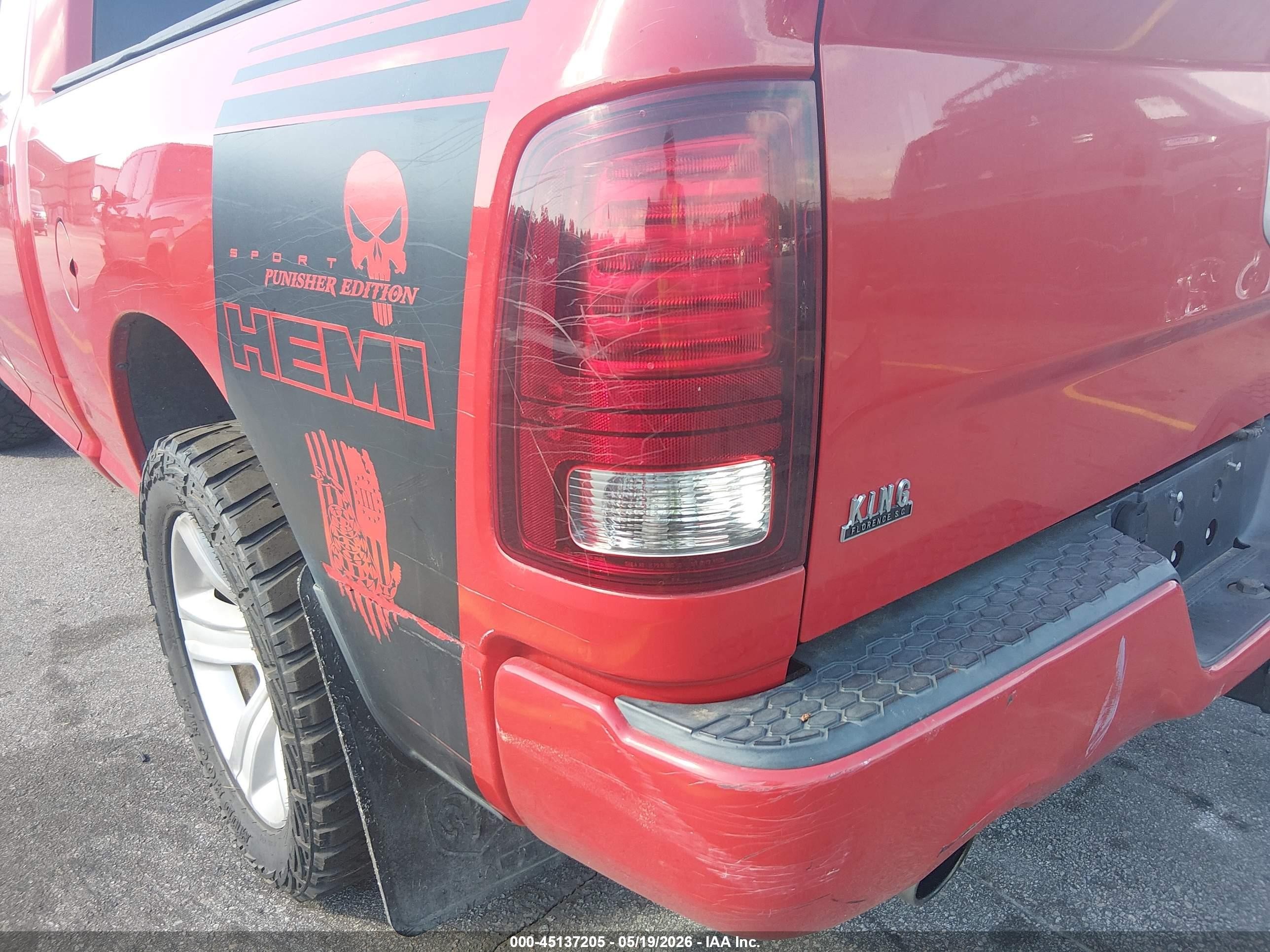 2015 Ram 1500 Sport Red vin: 1C6RR7HT8FS741585