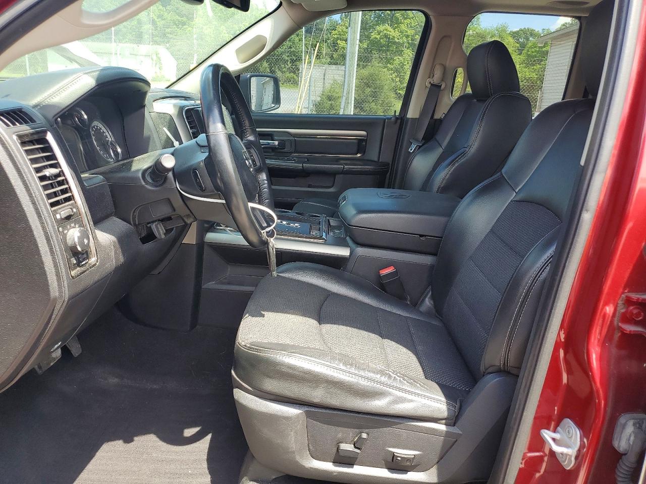 2013 Ram 1500 Sport Red vin: 1C6RR7HTXDS668572