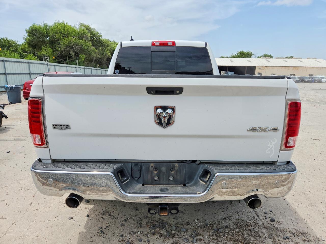 2014 Ram 1500 Laramie White vin: 1C6RR7JM7ES475252
